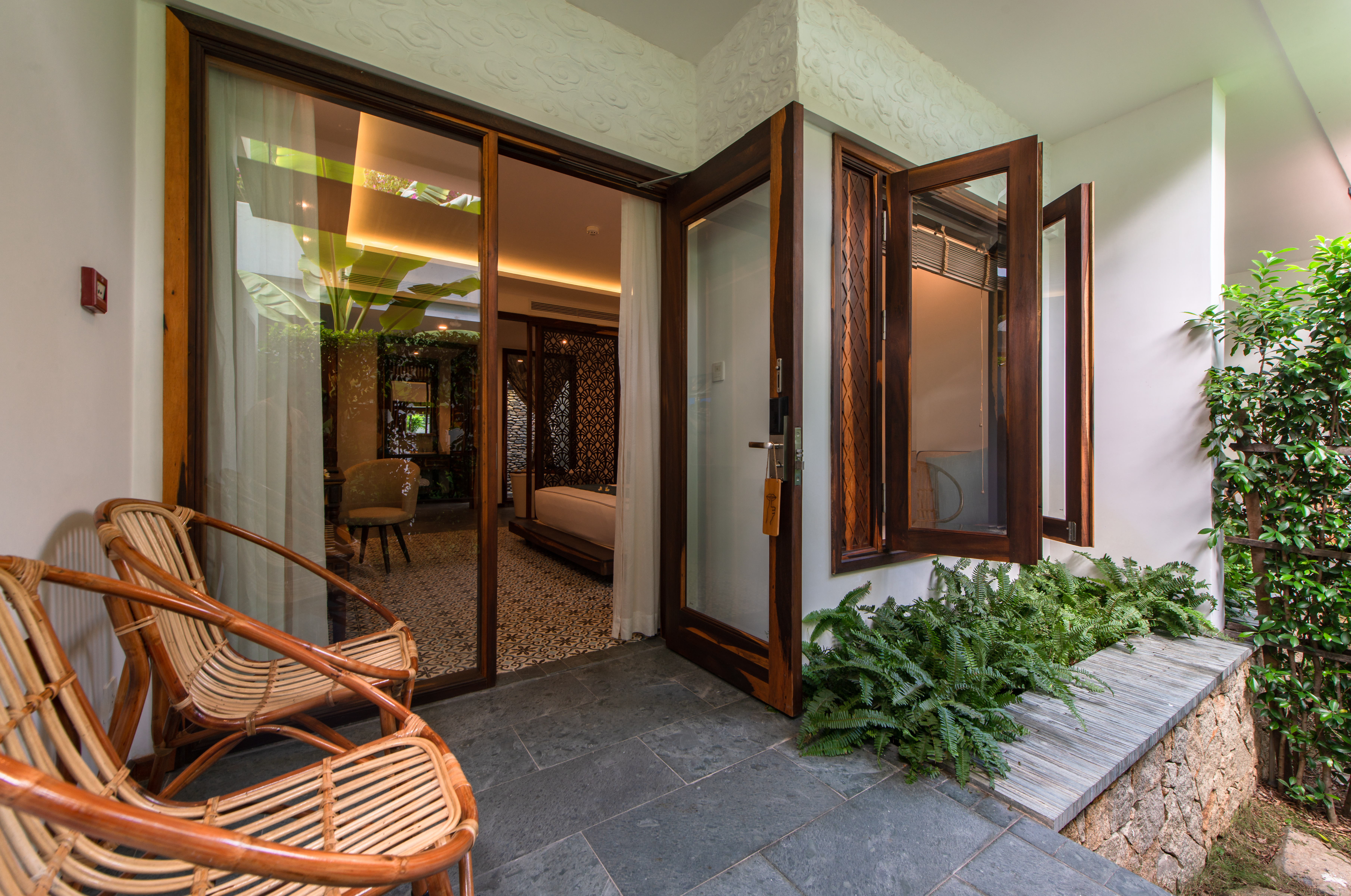 Bungalow Garden View