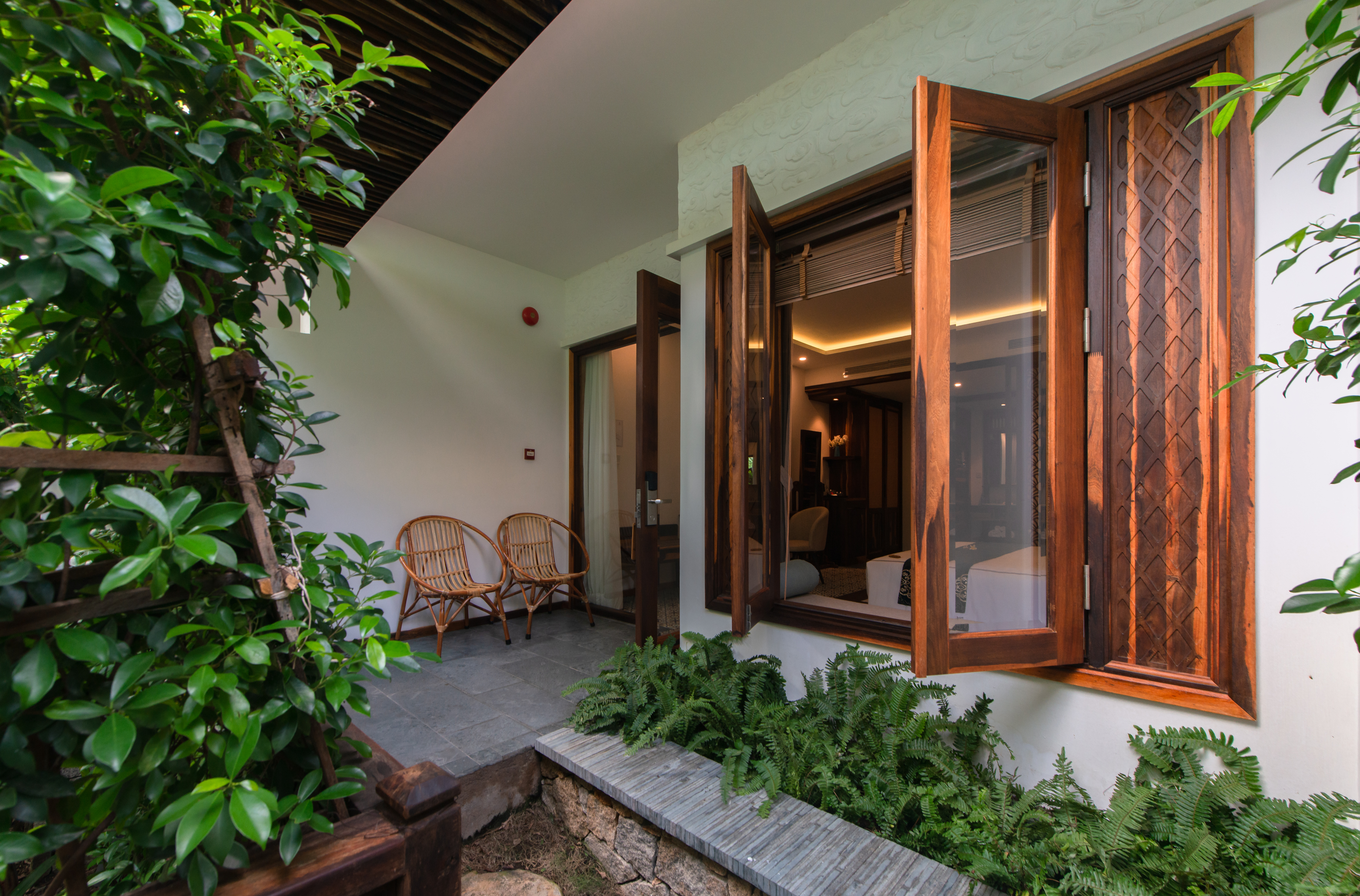 Bungalow Garden View