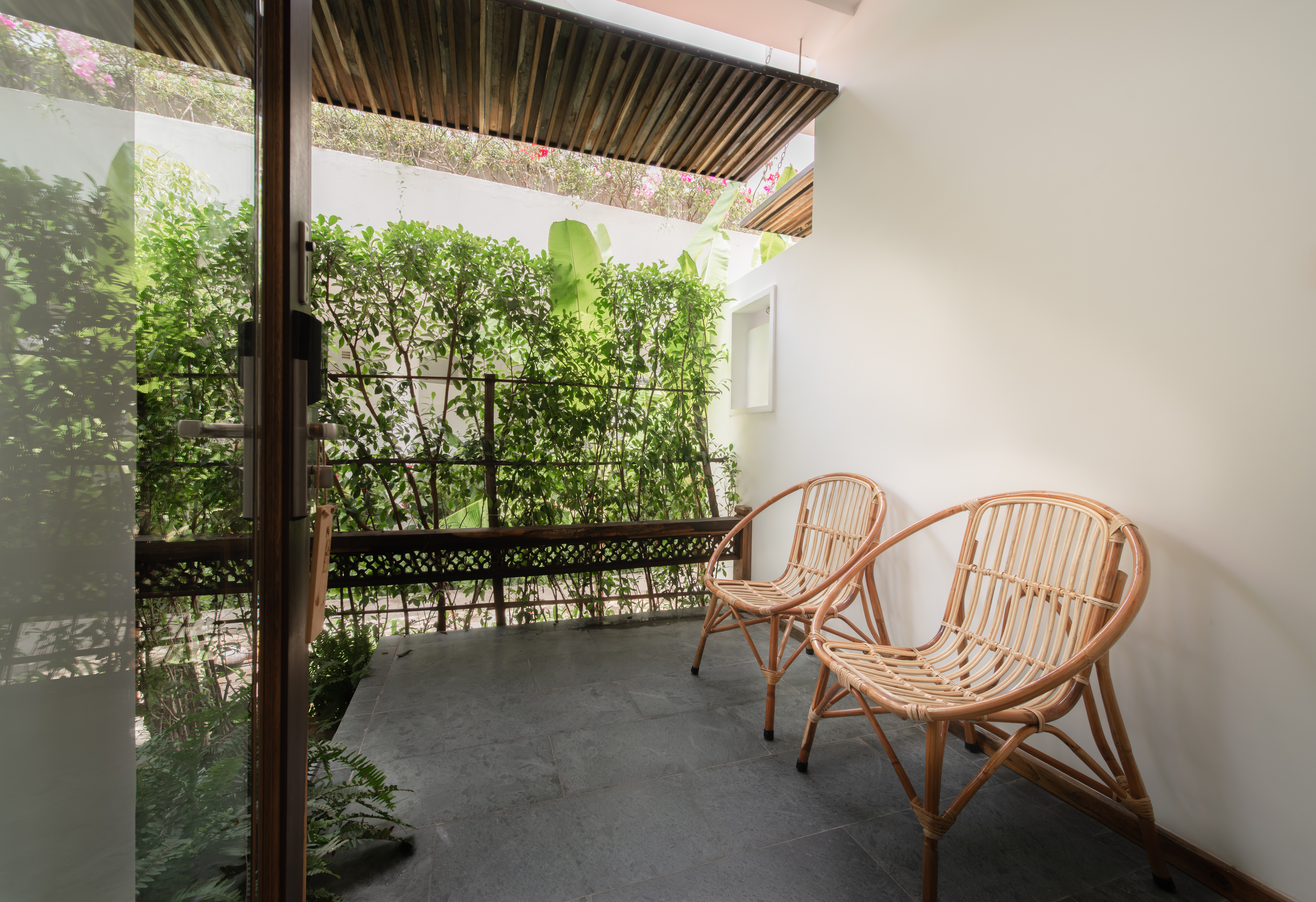 Bungalow Garden View