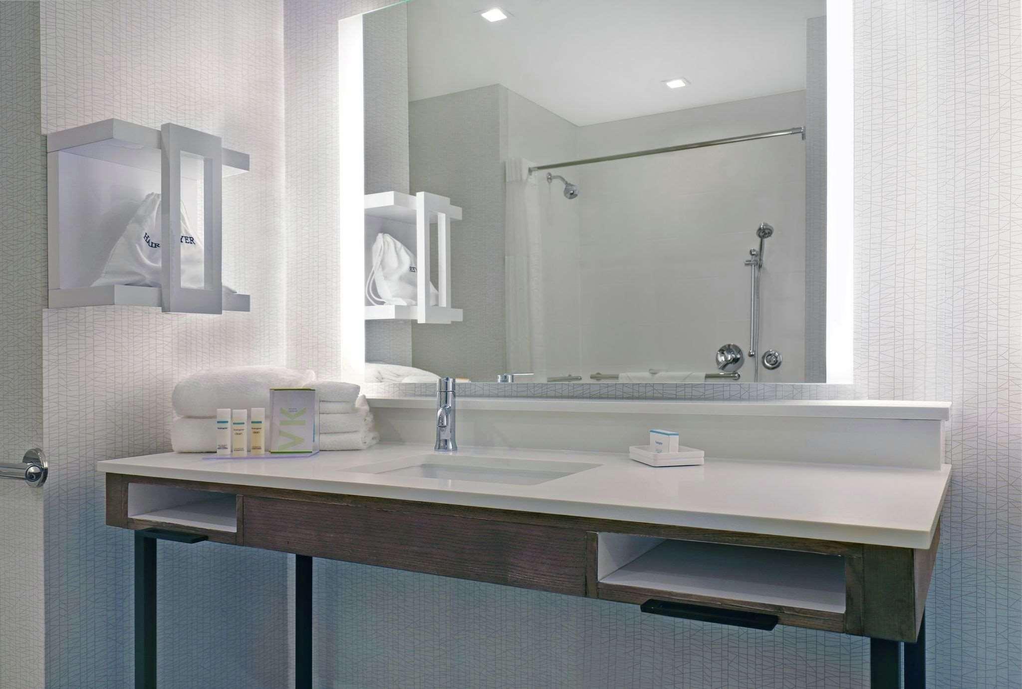 Room King Bed Non Smoking