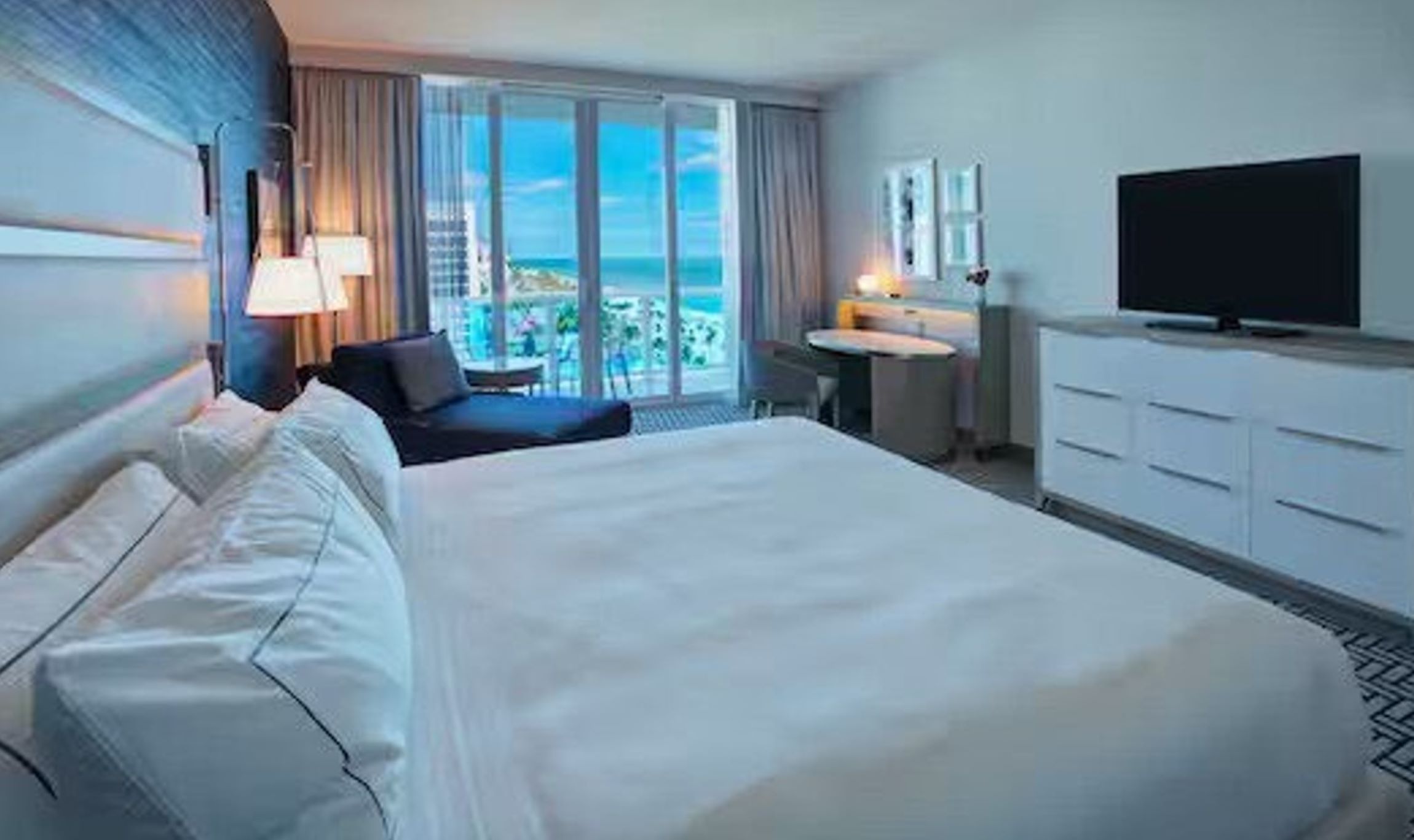 Double Ocean Front King Bed