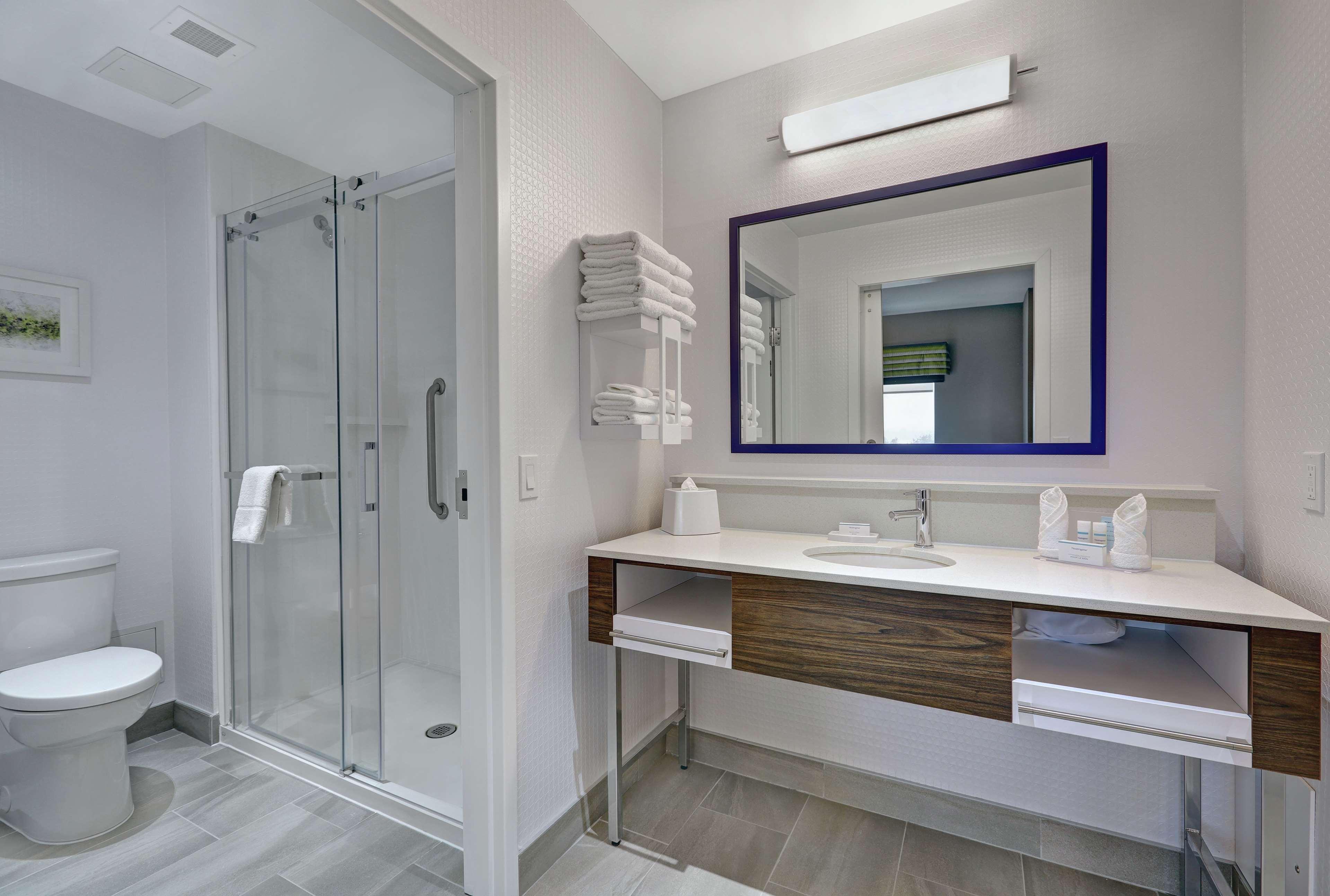 Studio Two Queen Beds Non Smoking