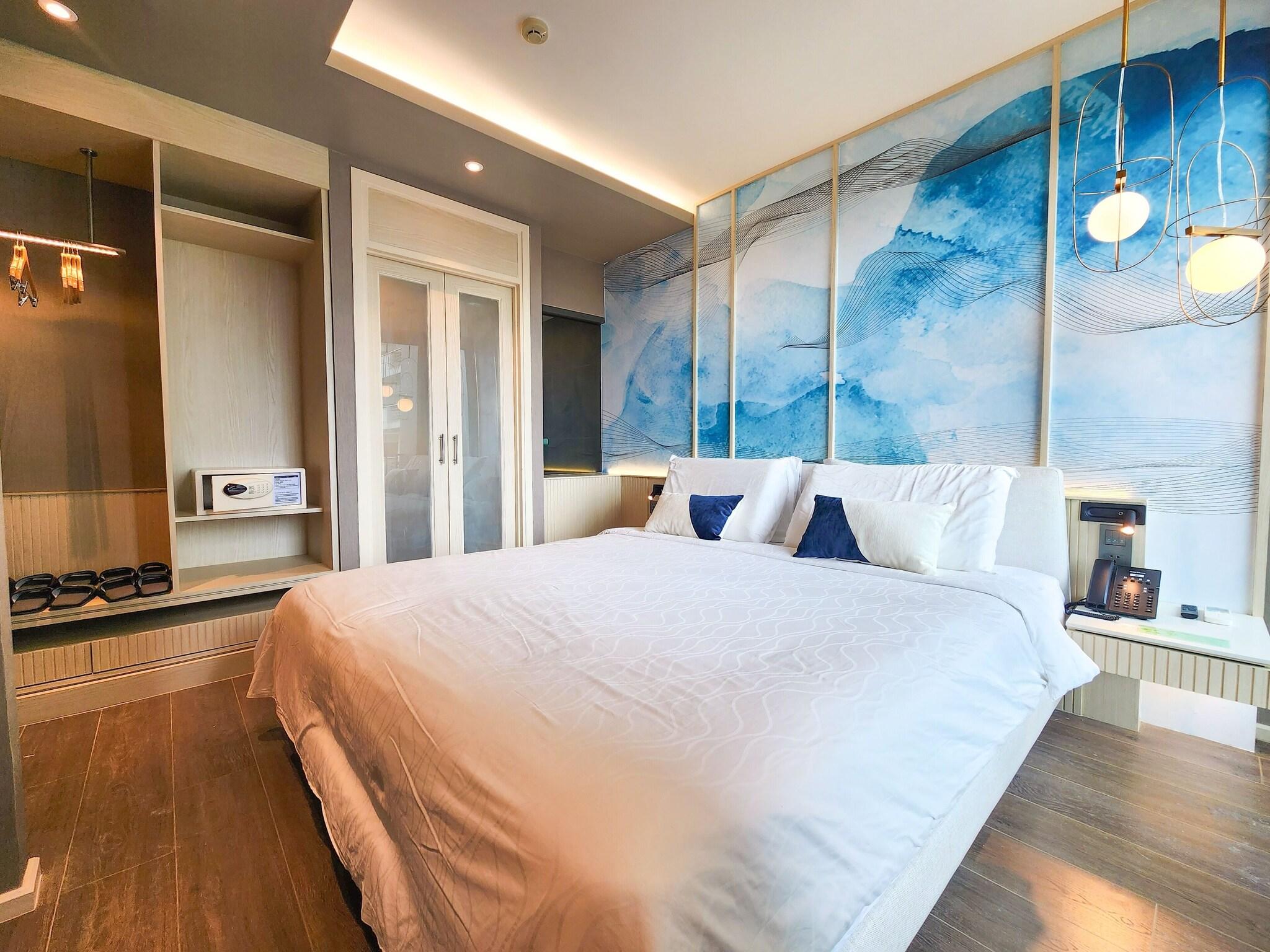 Suite with Kitchenette with Views