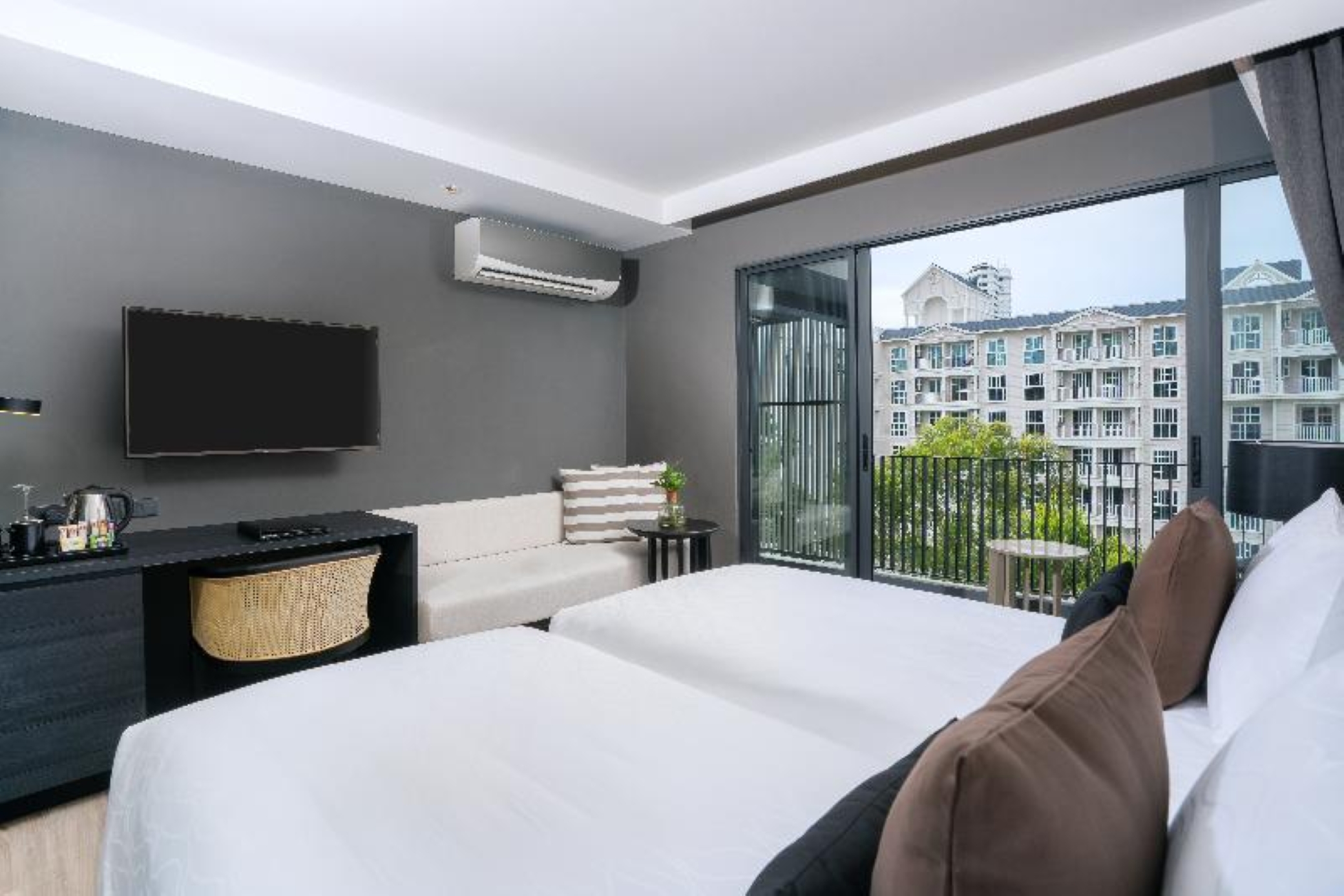 Twin Grand Deluxe