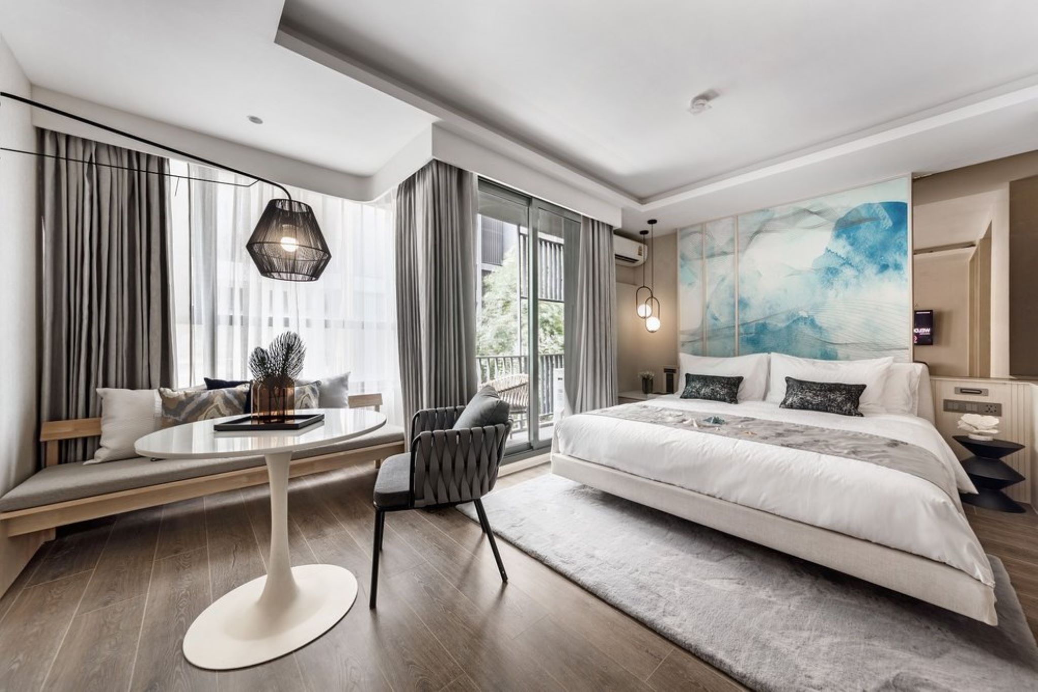 Studio King Size Bed