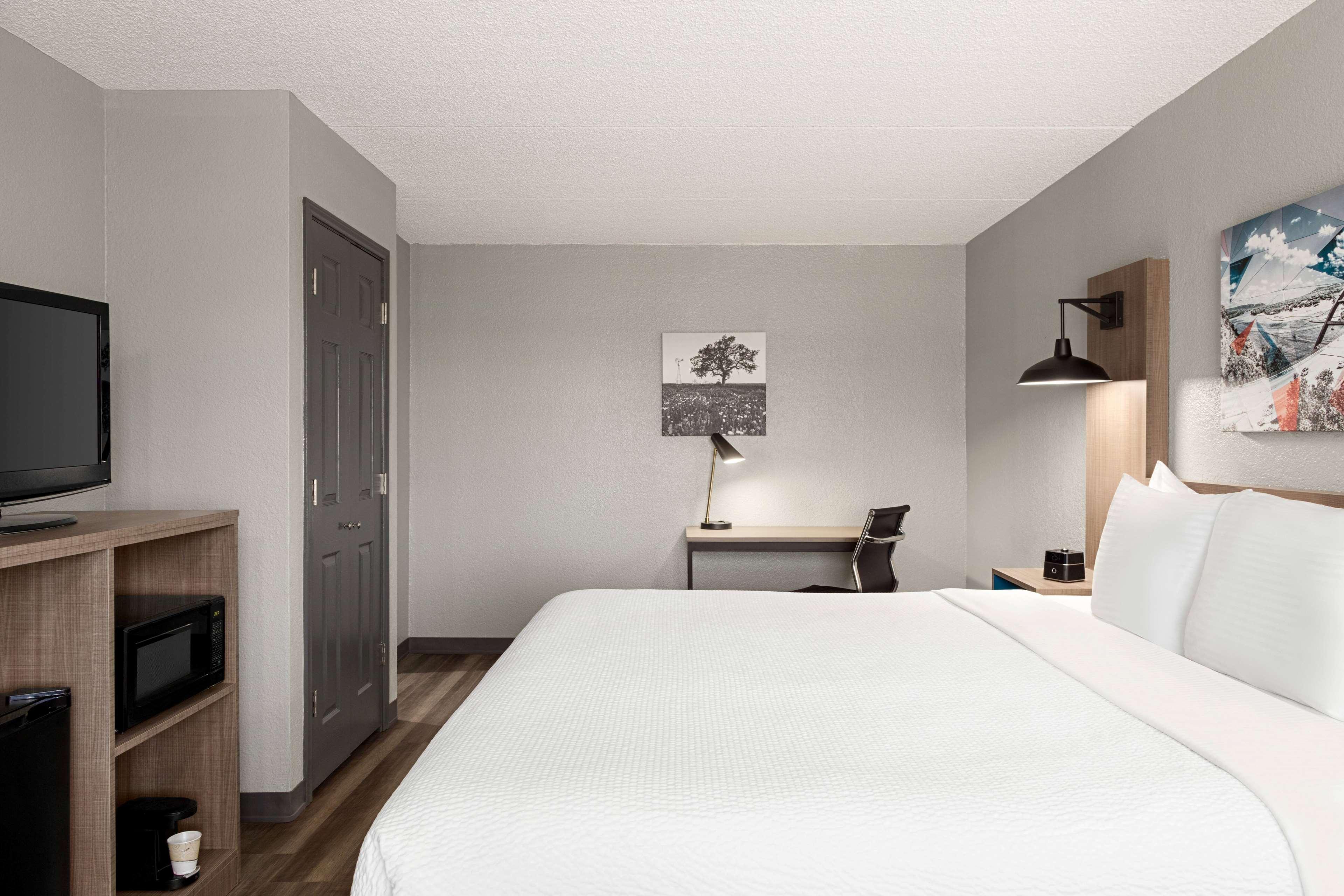 Double King Bed Non Smoking