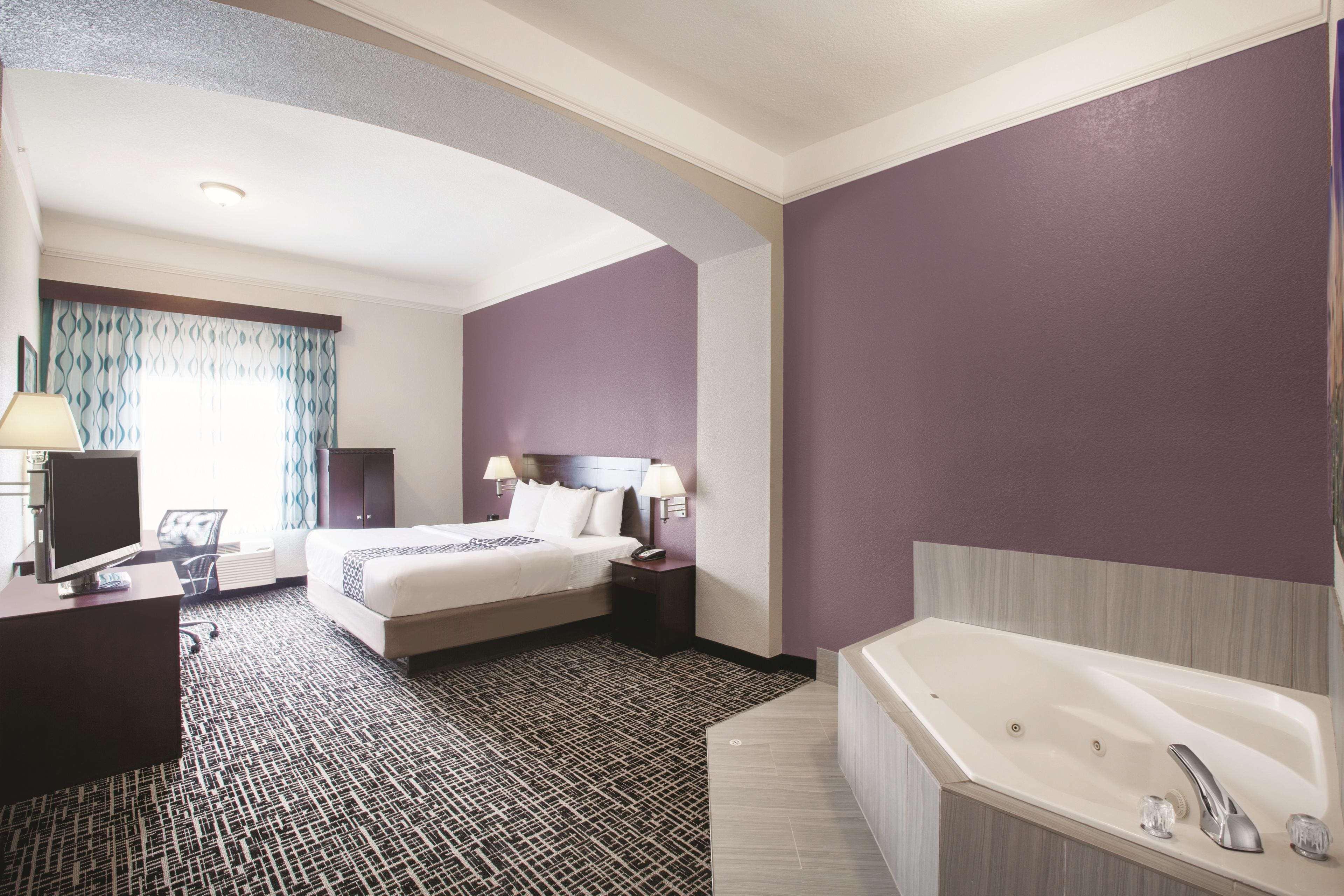 Double Deluxe King Bed