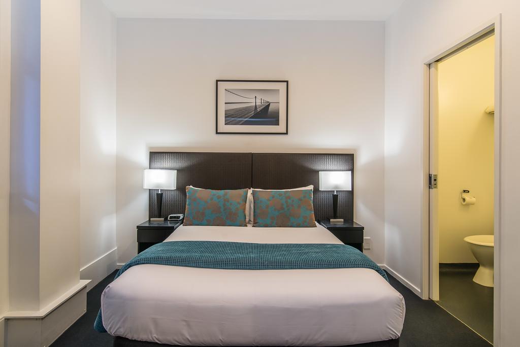 Apartment Queen Size Bed