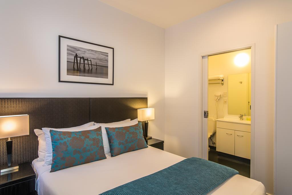 Apartment Queen Size Bed