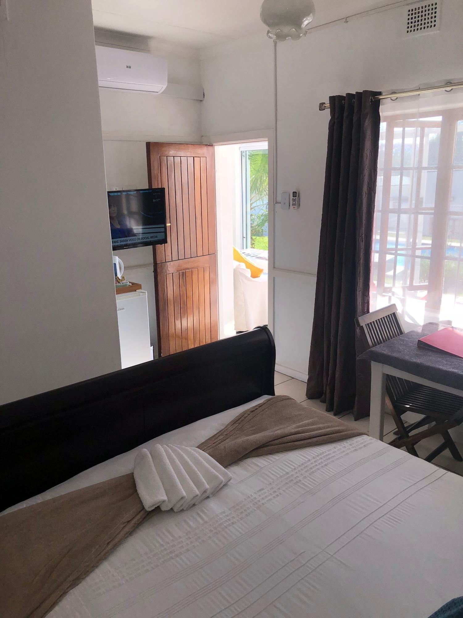 Double Queen Size Bed