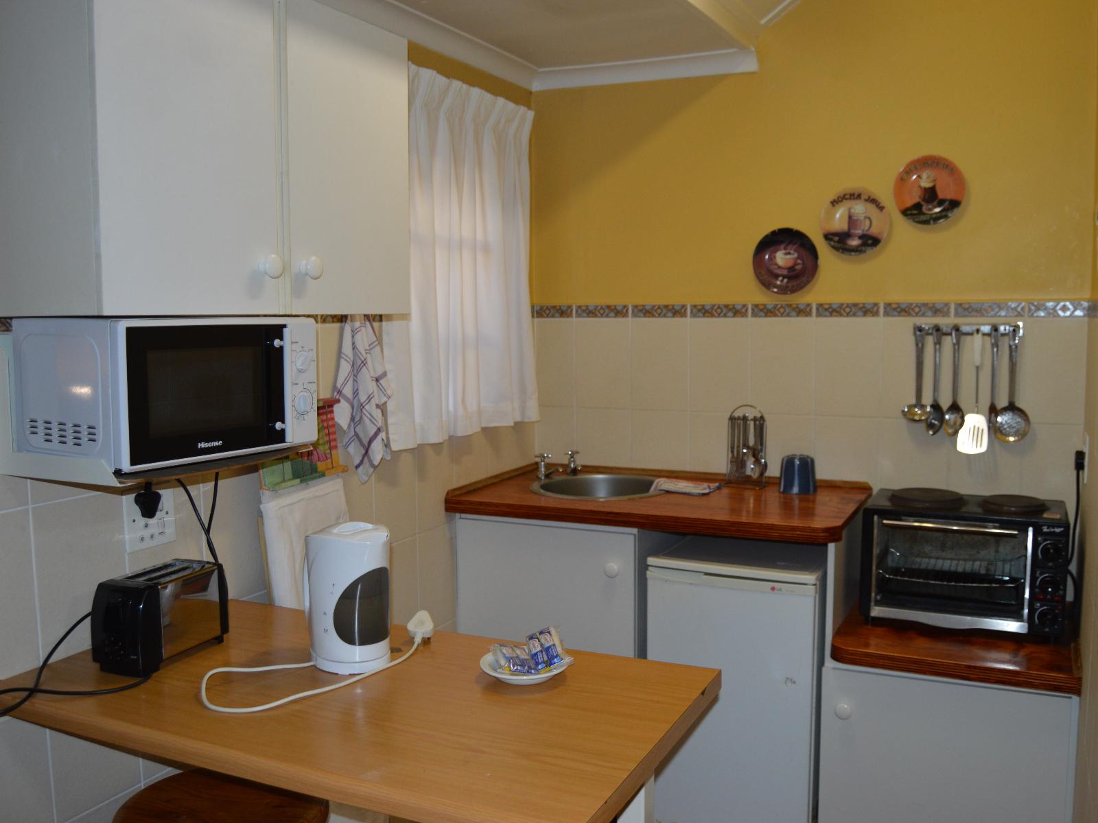 Family Room Queen Size Bed