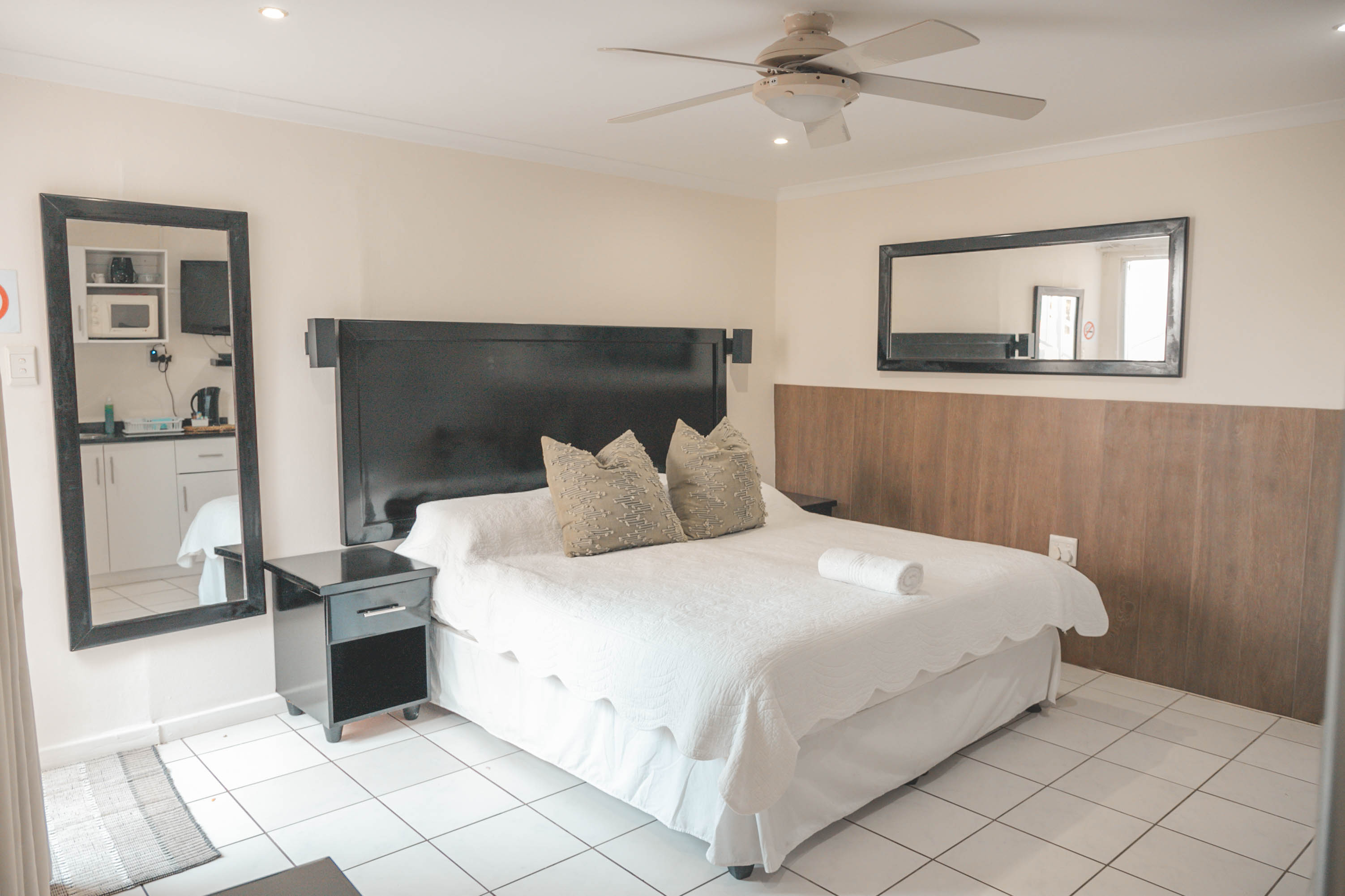 Double Deluxe King Bed