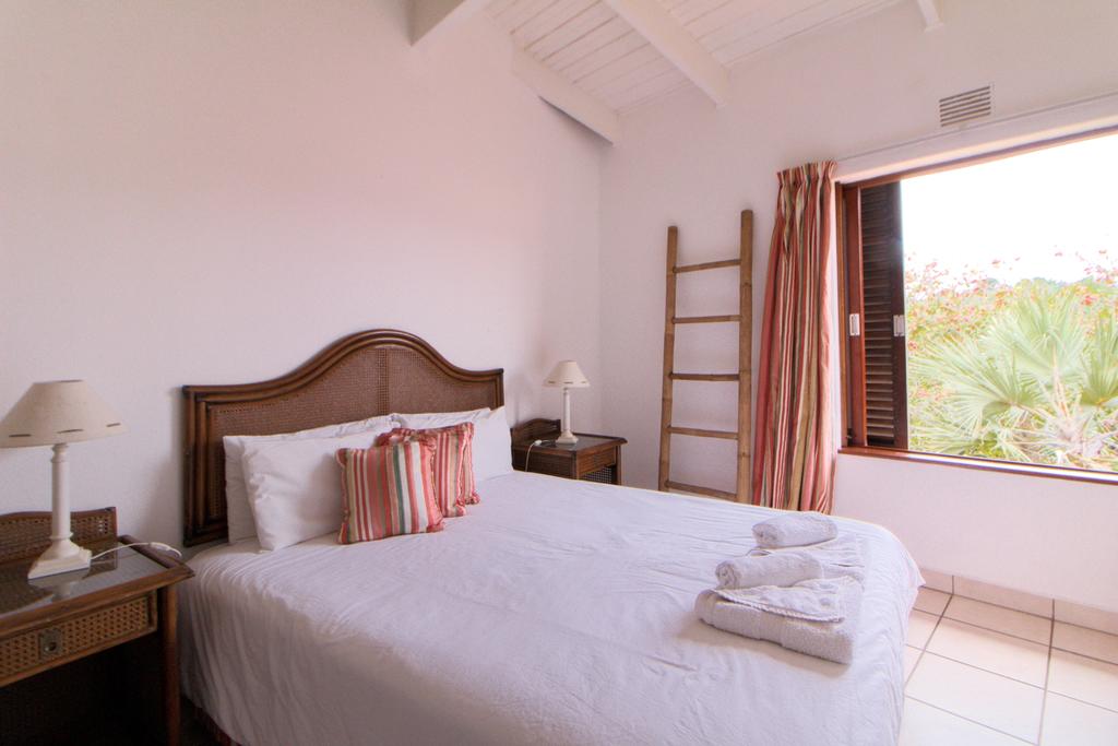 Twin with Kitchenette