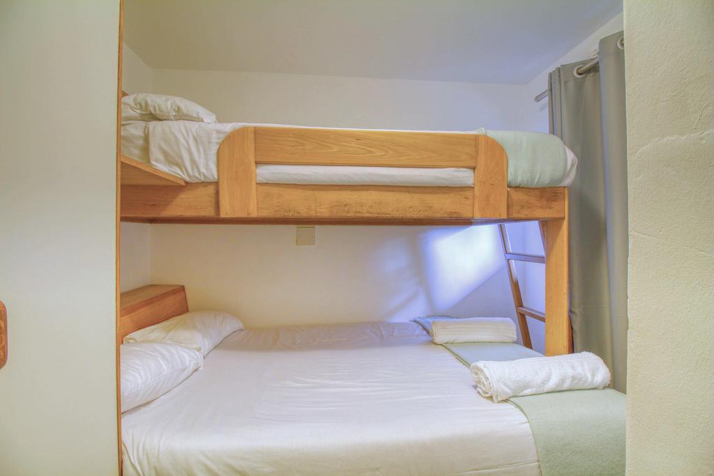 Single with Kitchenette