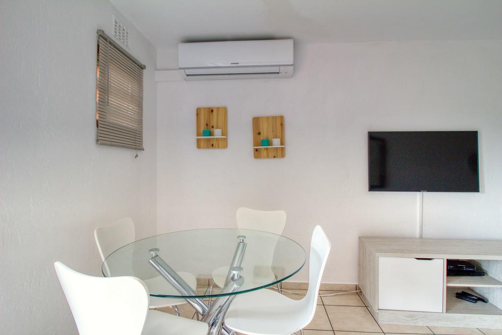 Single with Kitchenette