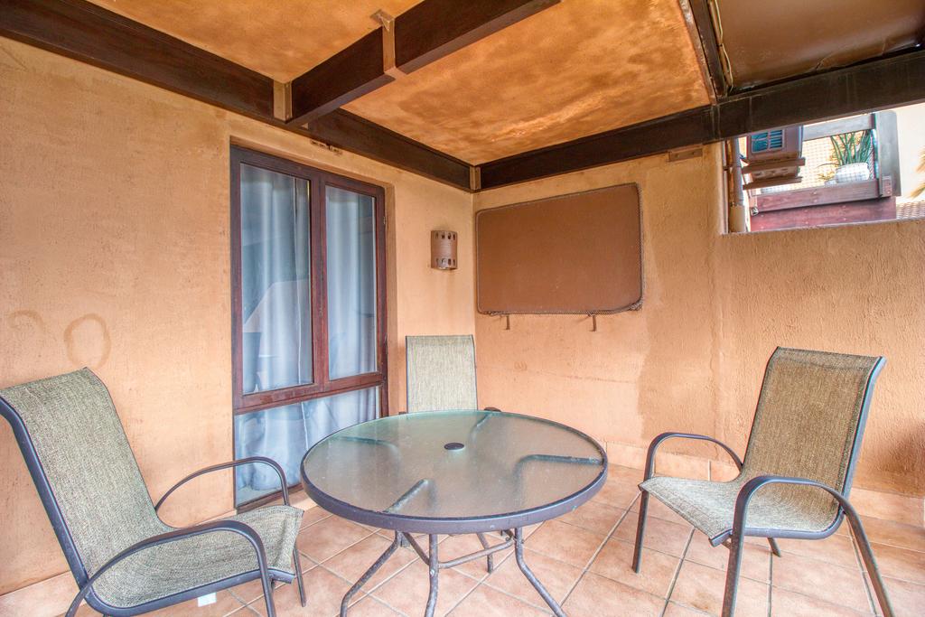 Single with Kitchenette