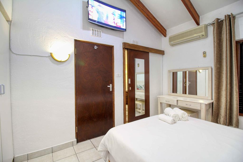 Apartment with Kitchenette