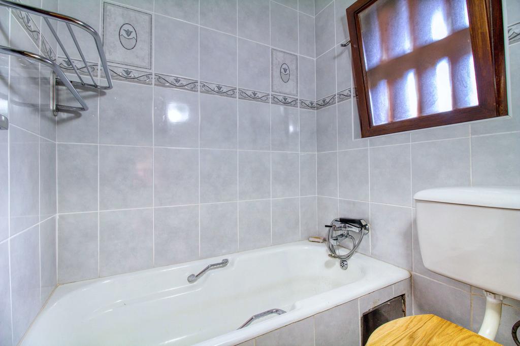 Apartment with Kitchenette