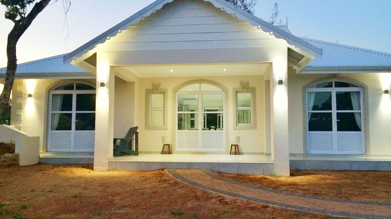 Single with Kitchenette