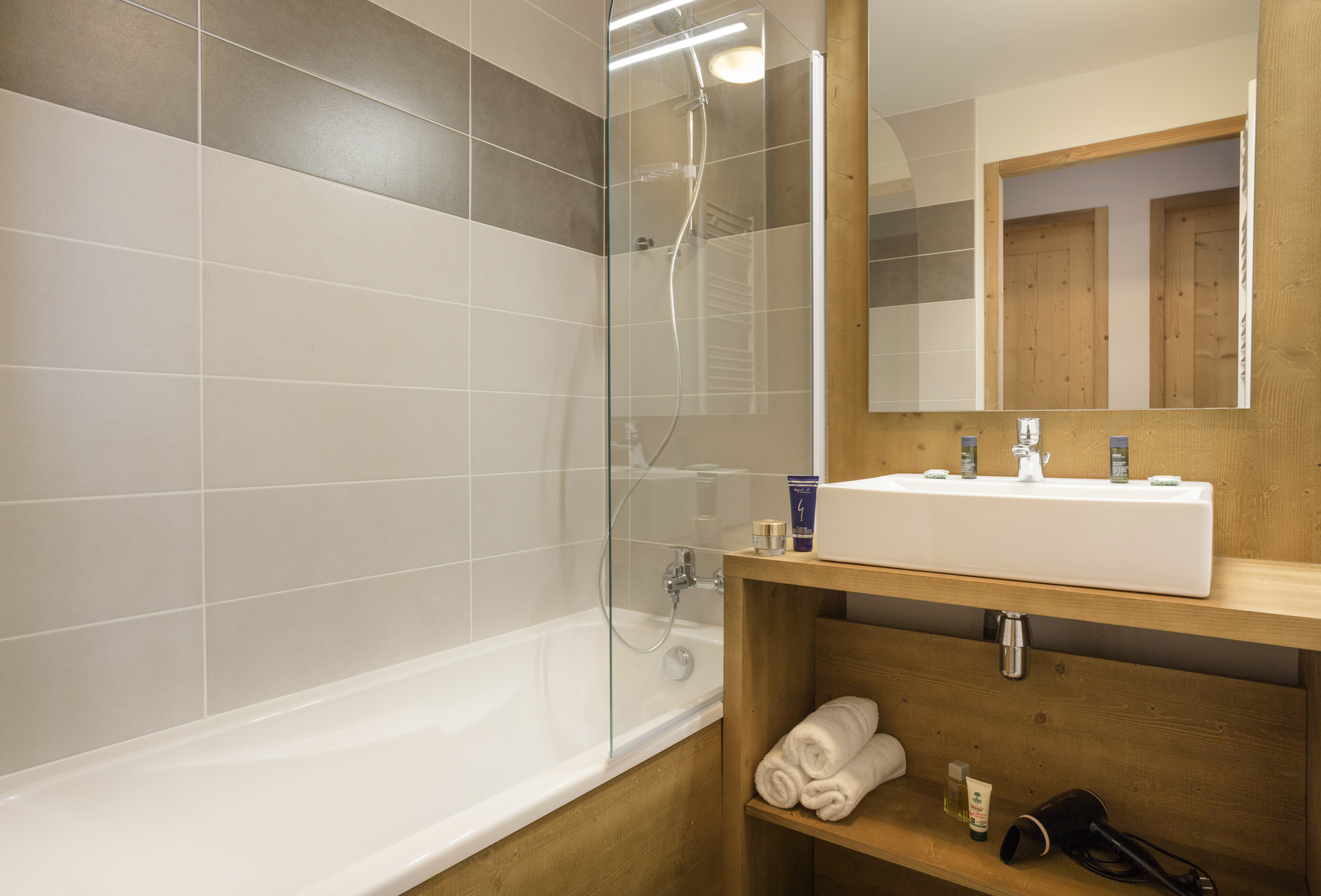 Apartment Capacity 6