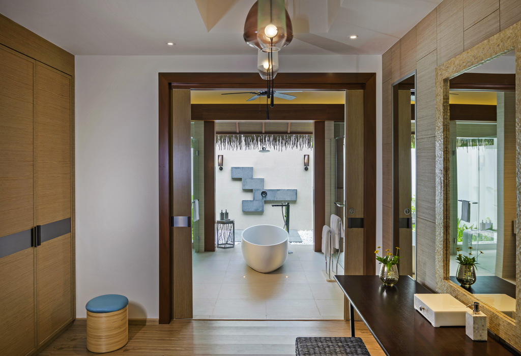 Villa Pool View King Bed