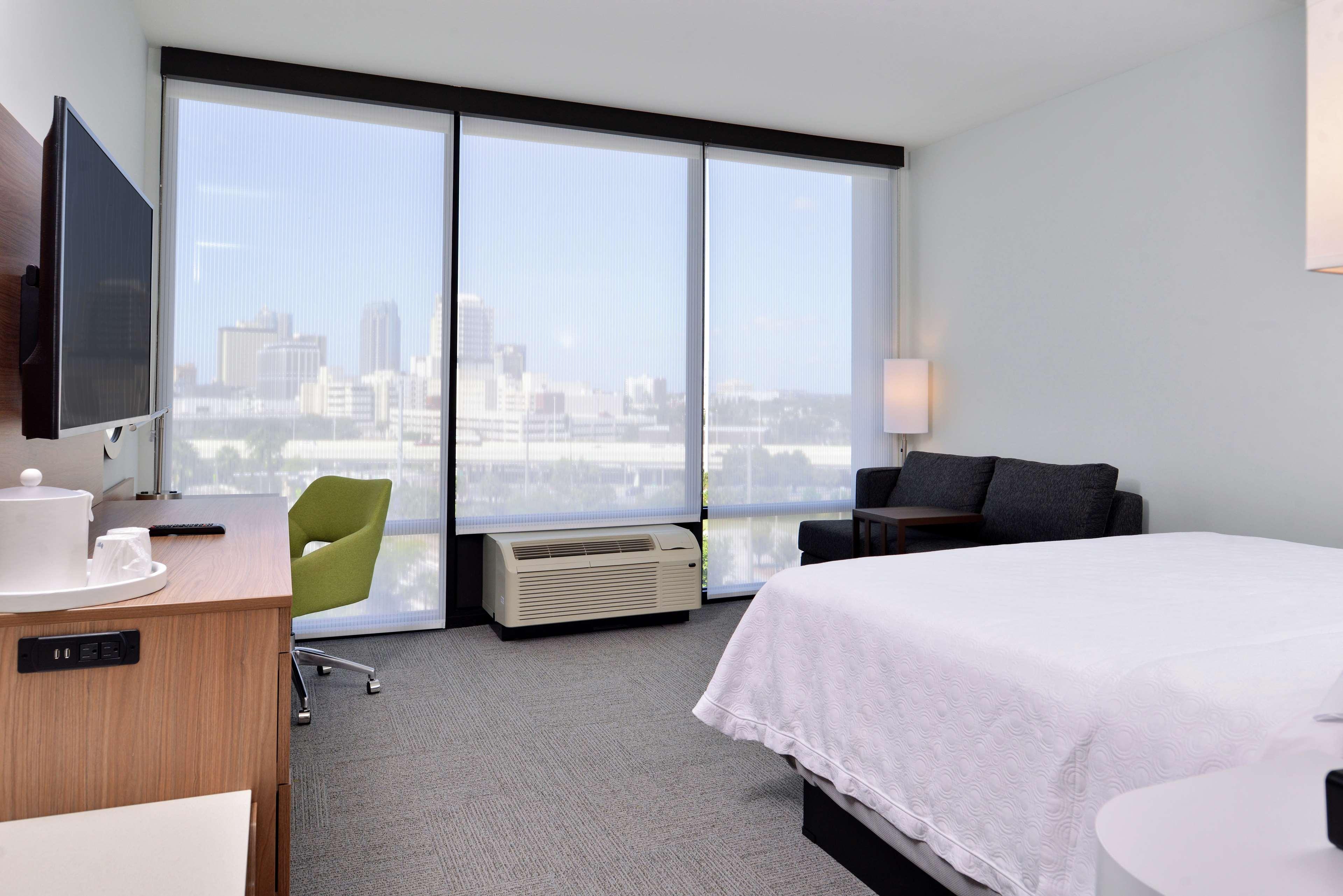 Room City View King Bed