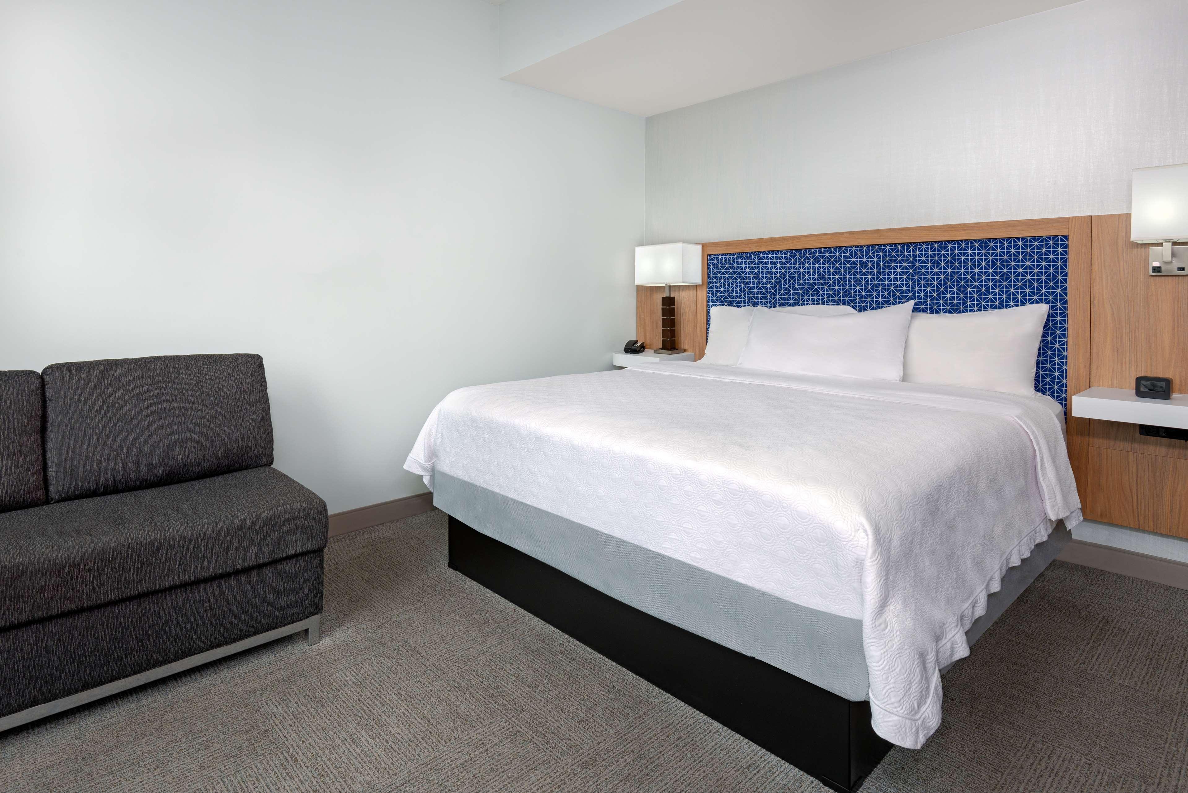 Room City View King Bed