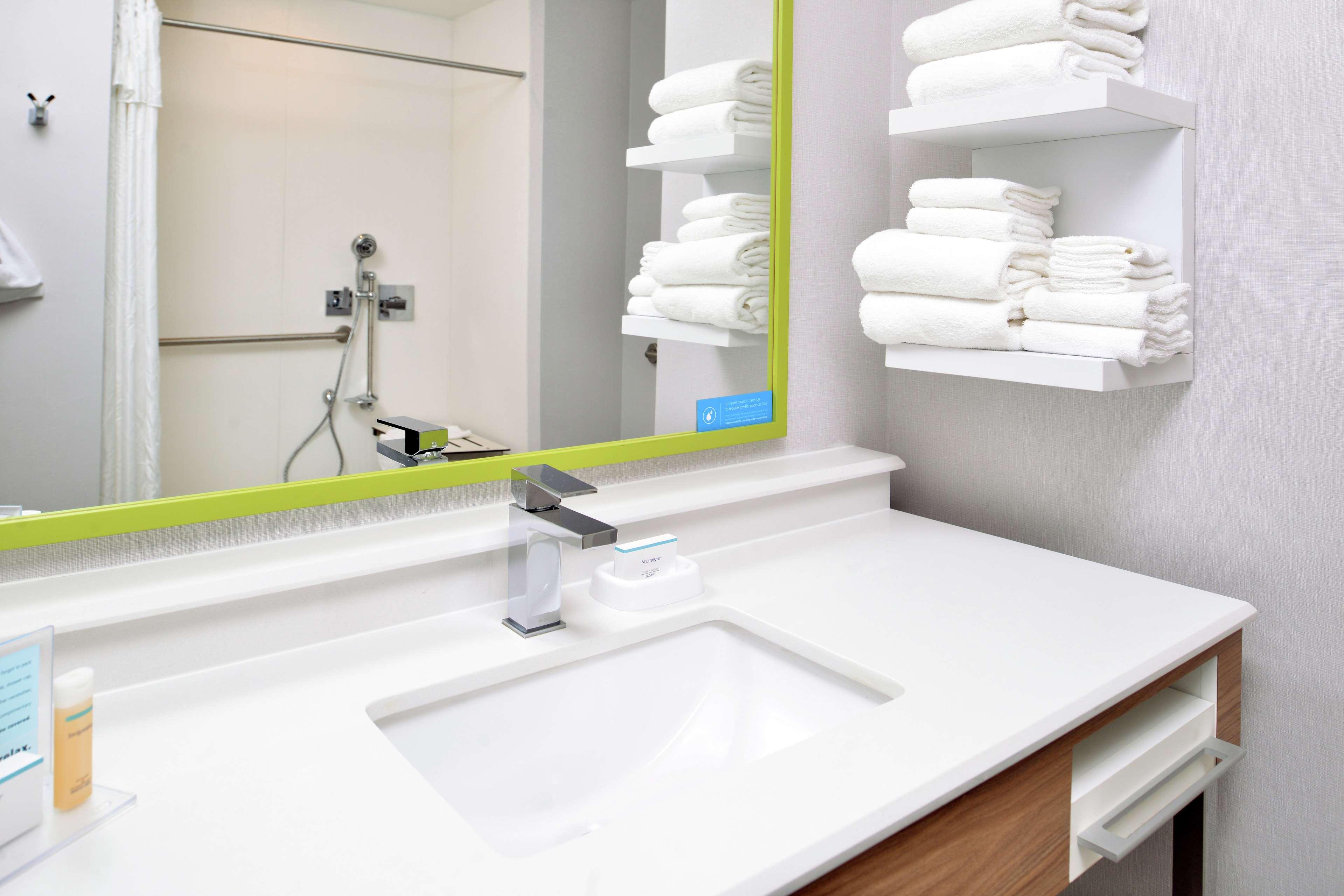 Room King Bed Non Smoking