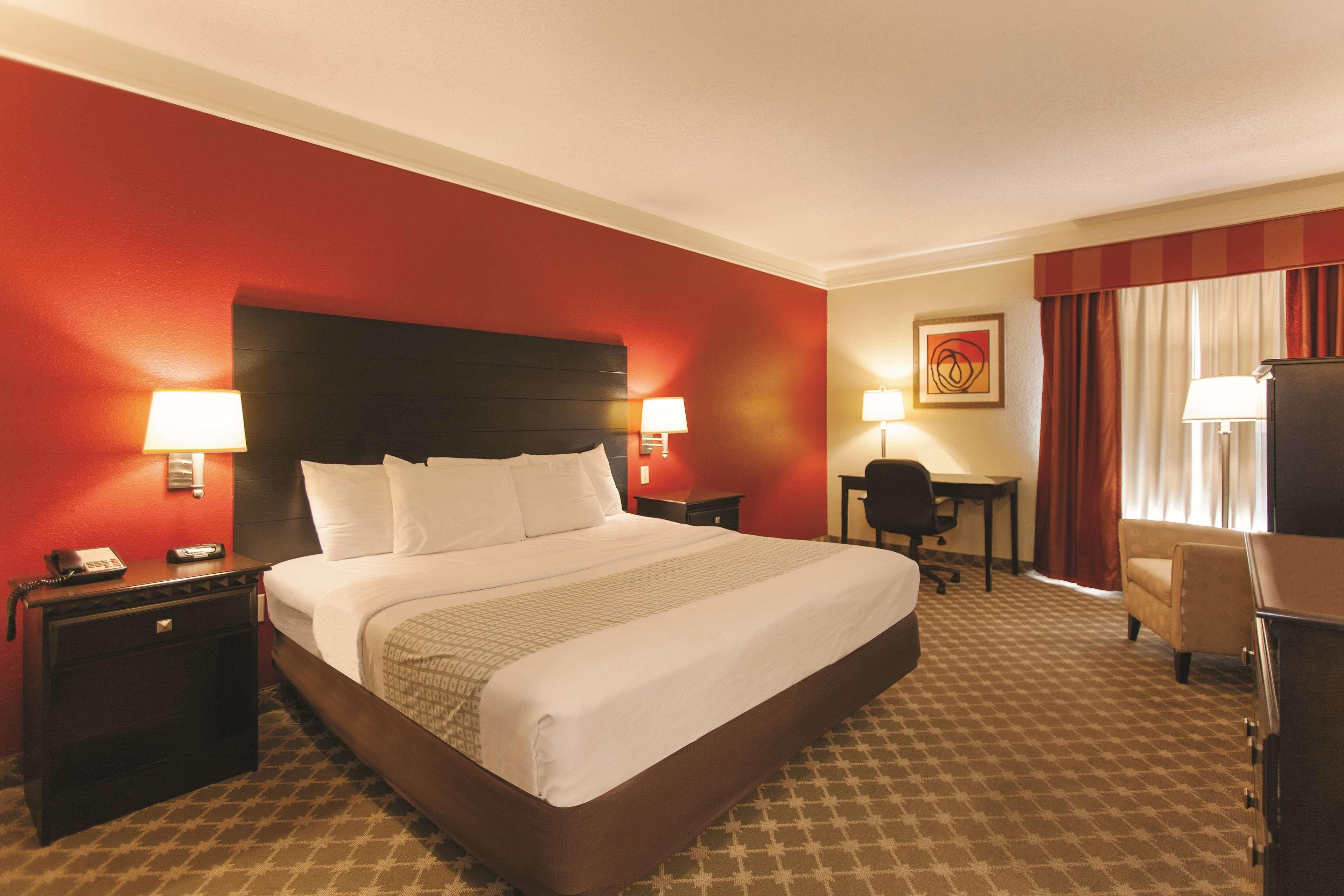 Double Deluxe King Bed