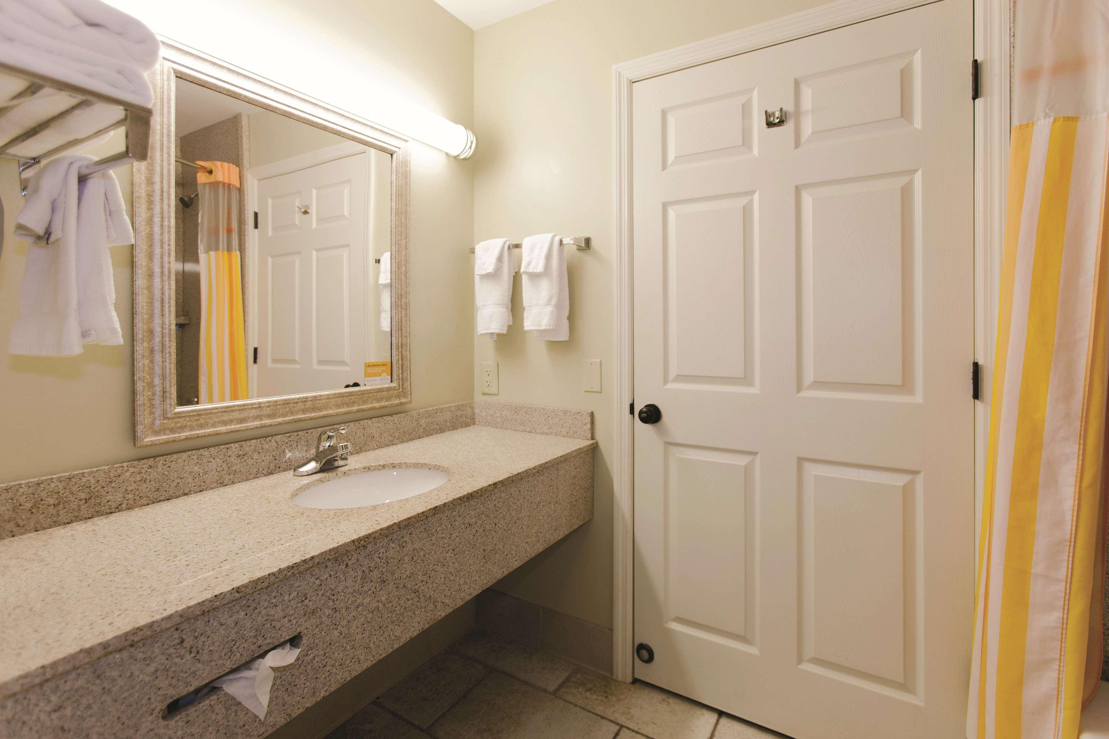 Double King Bed Non Smoking