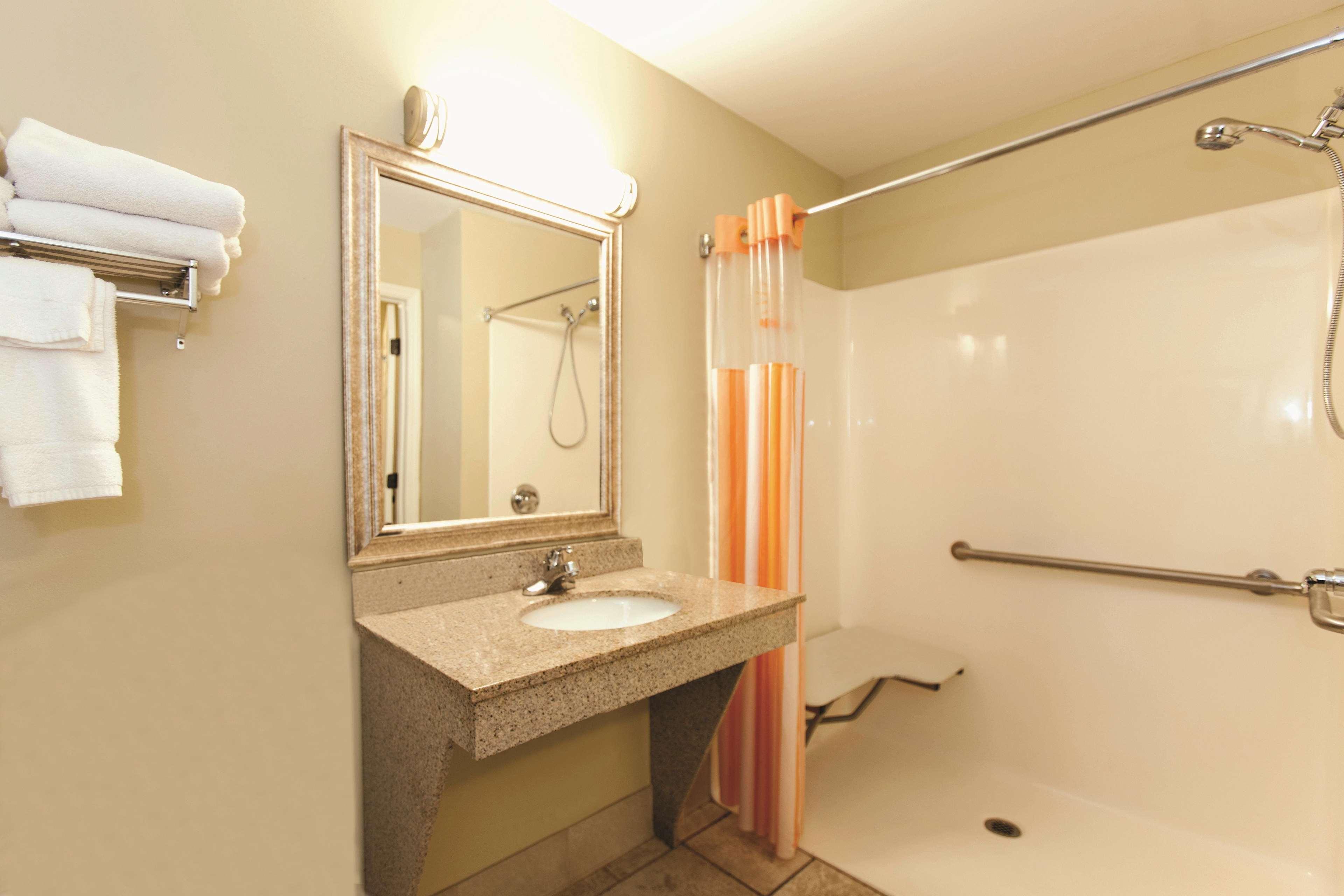 Double Deluxe King Bed