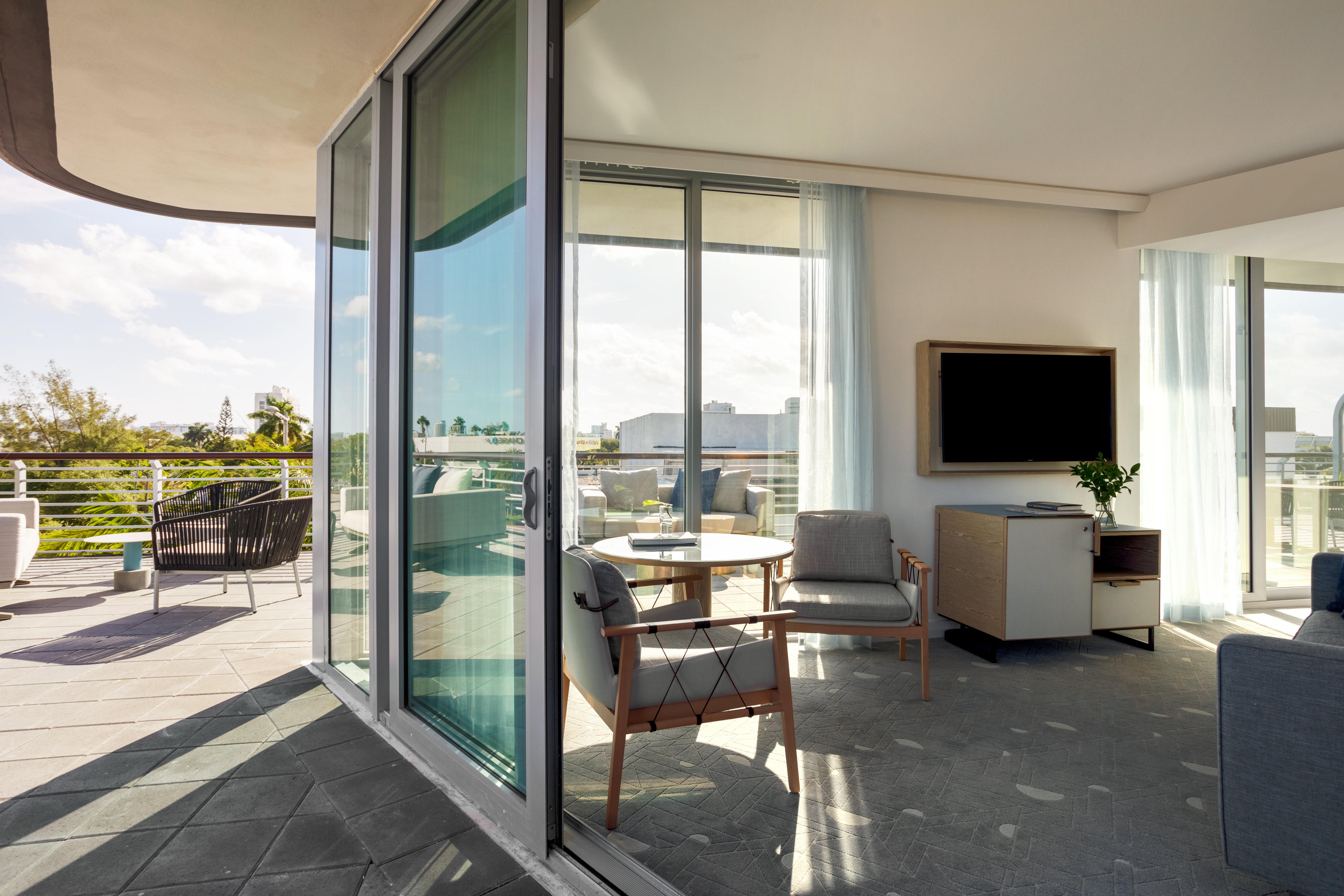 Room Premium King Bed