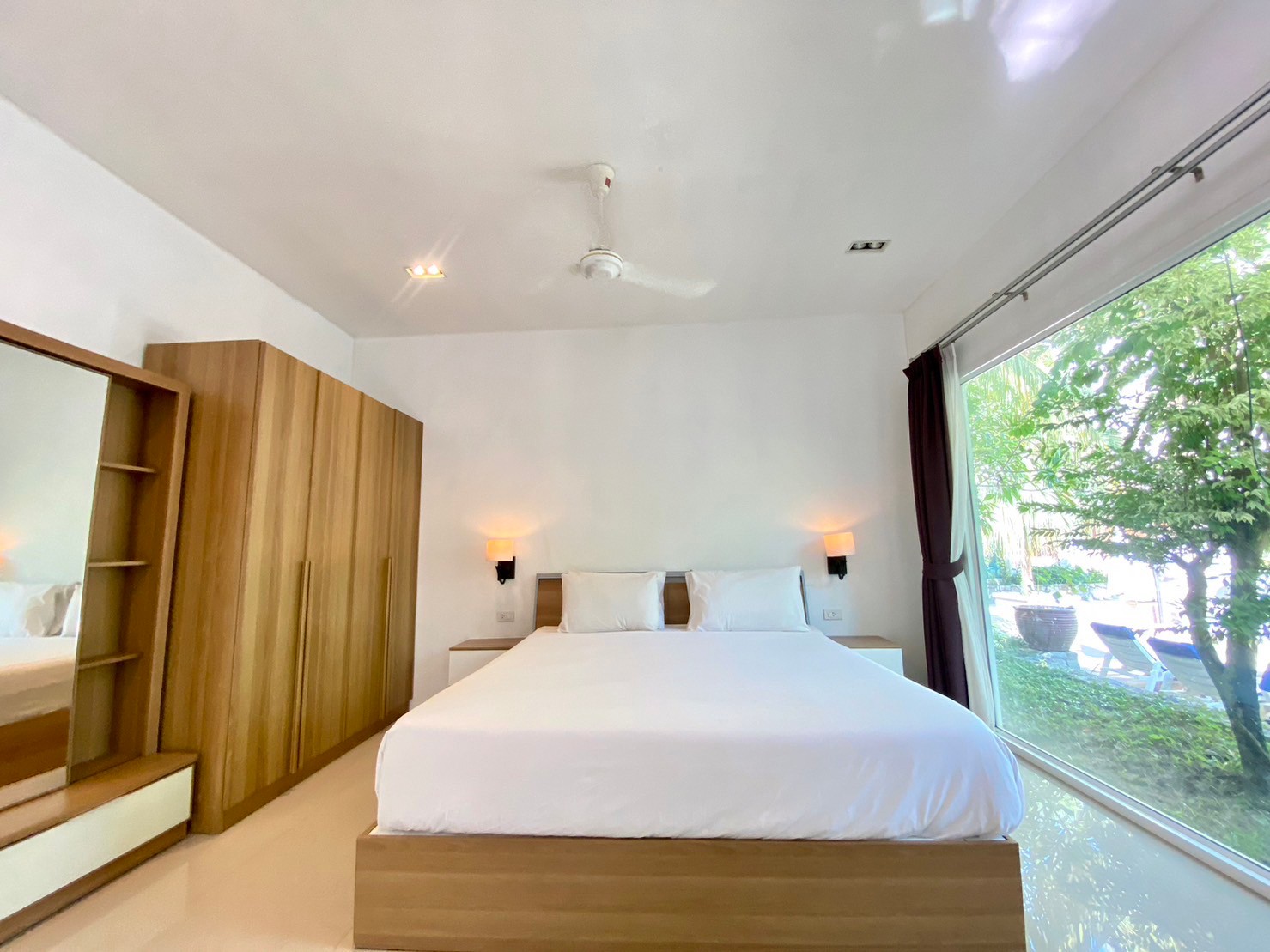 Room Deluxe Pool View