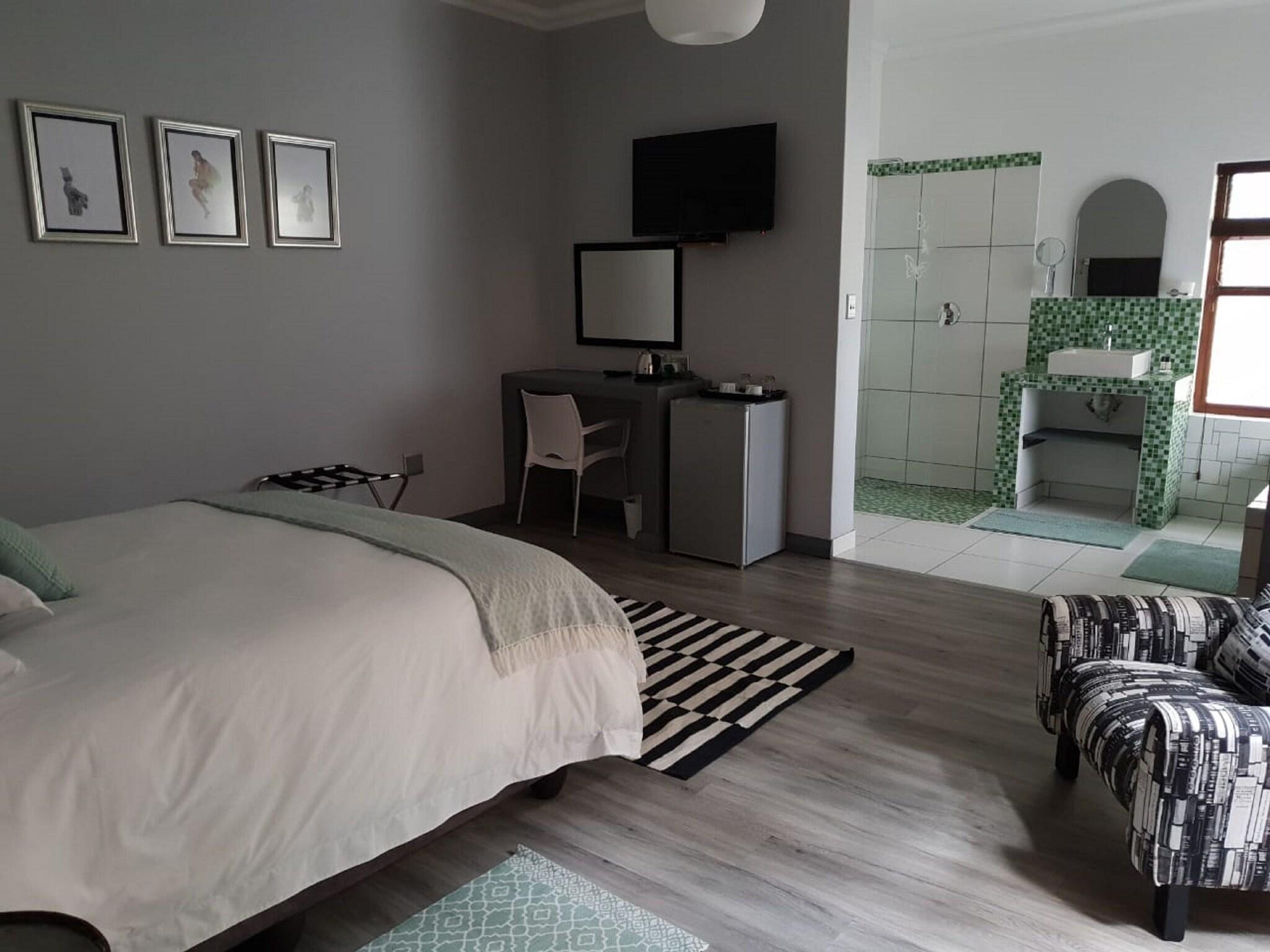 Double Queen Size Bed