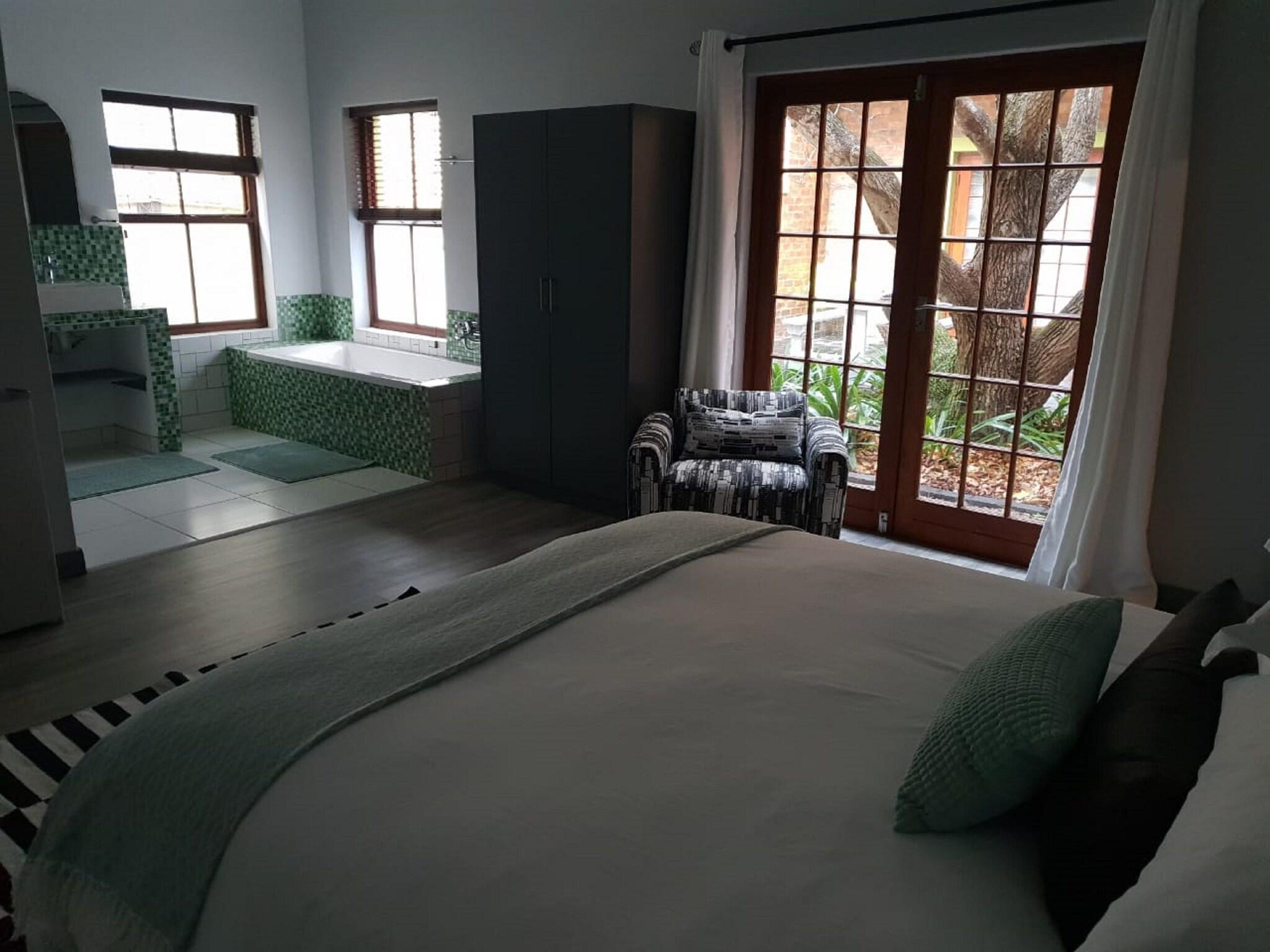 Double Queen Size Bed