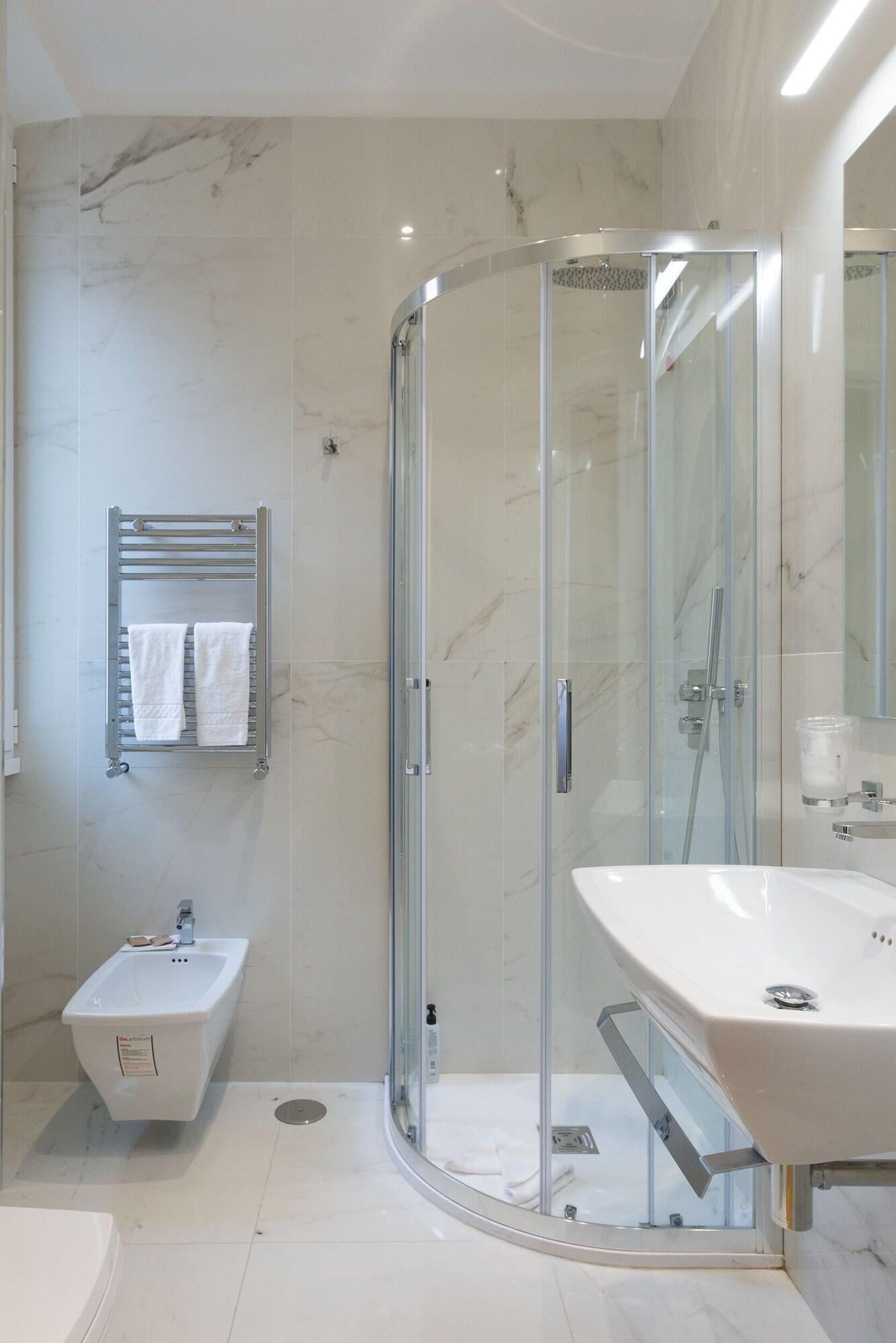 Twin Deluxe Two Beds