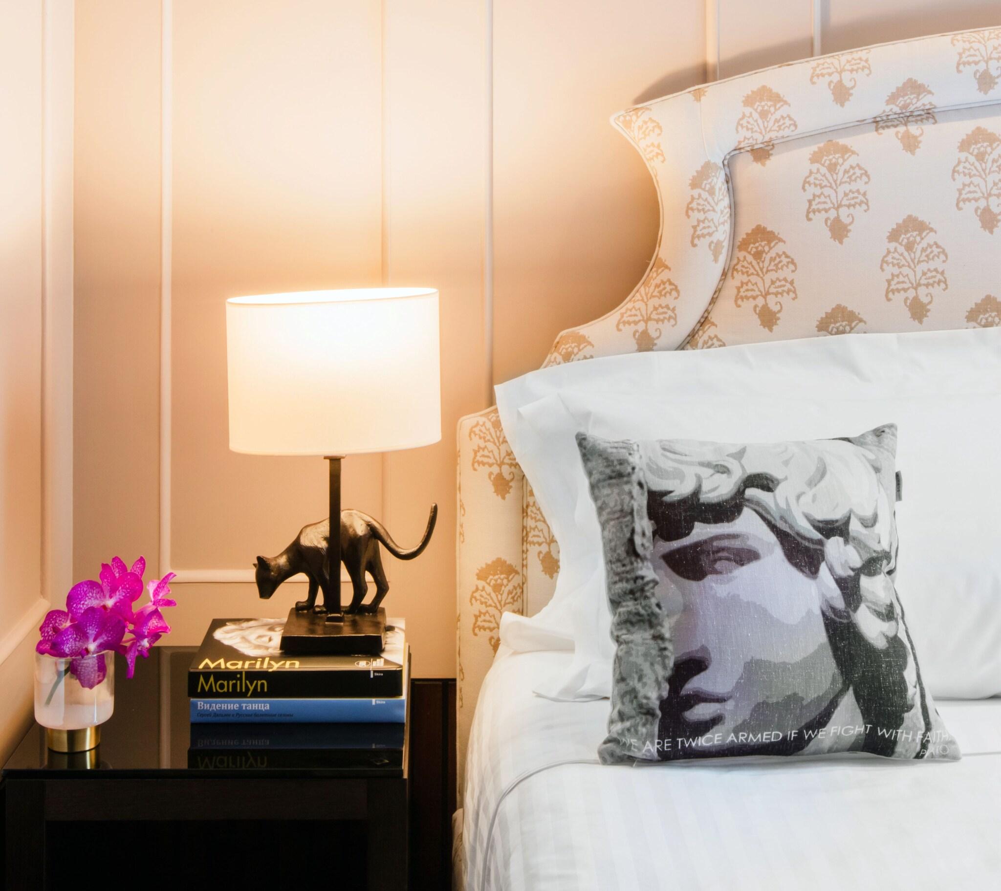 Double Deluxe King Bed