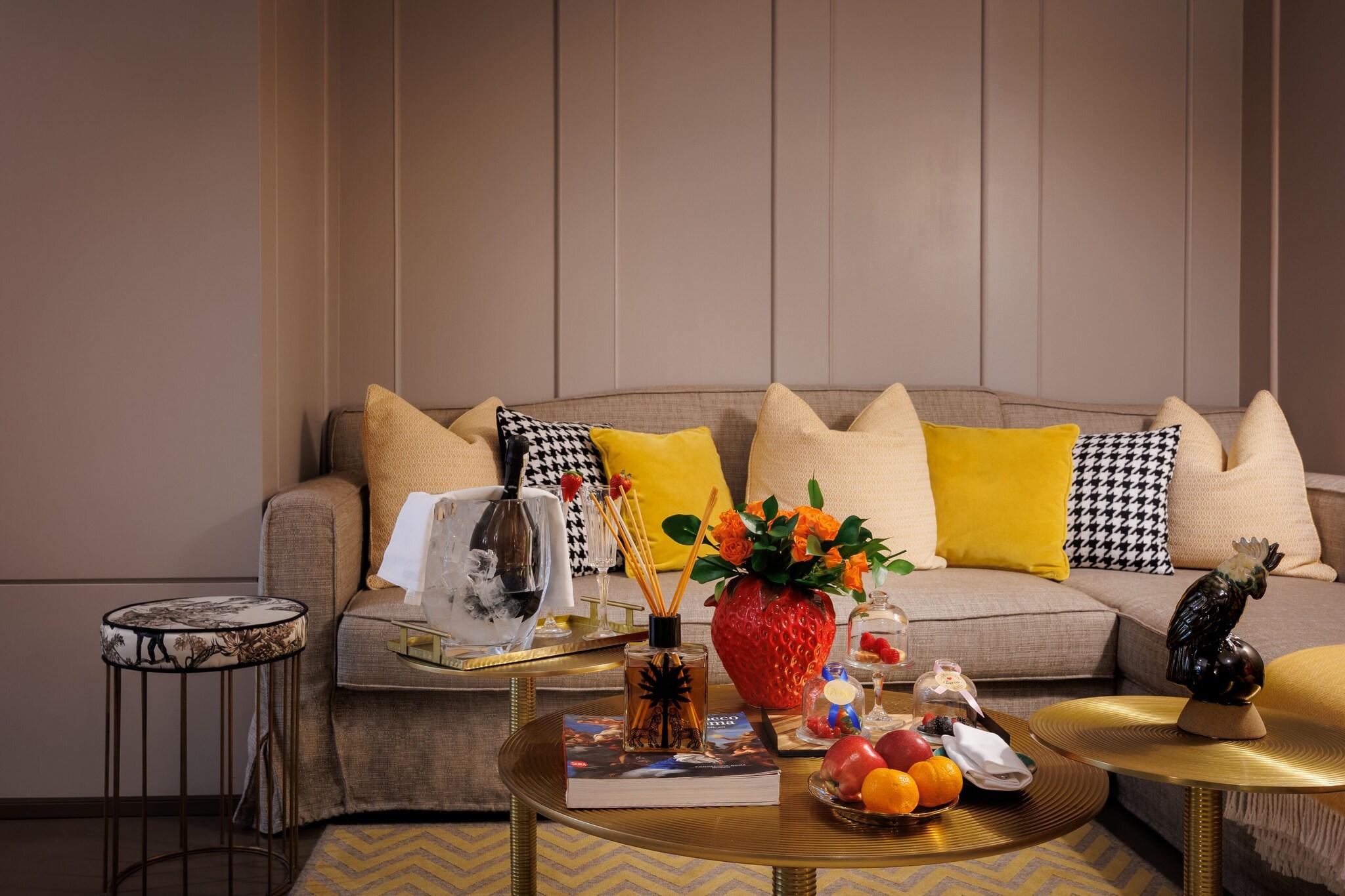 Suite Deluxe King Bed