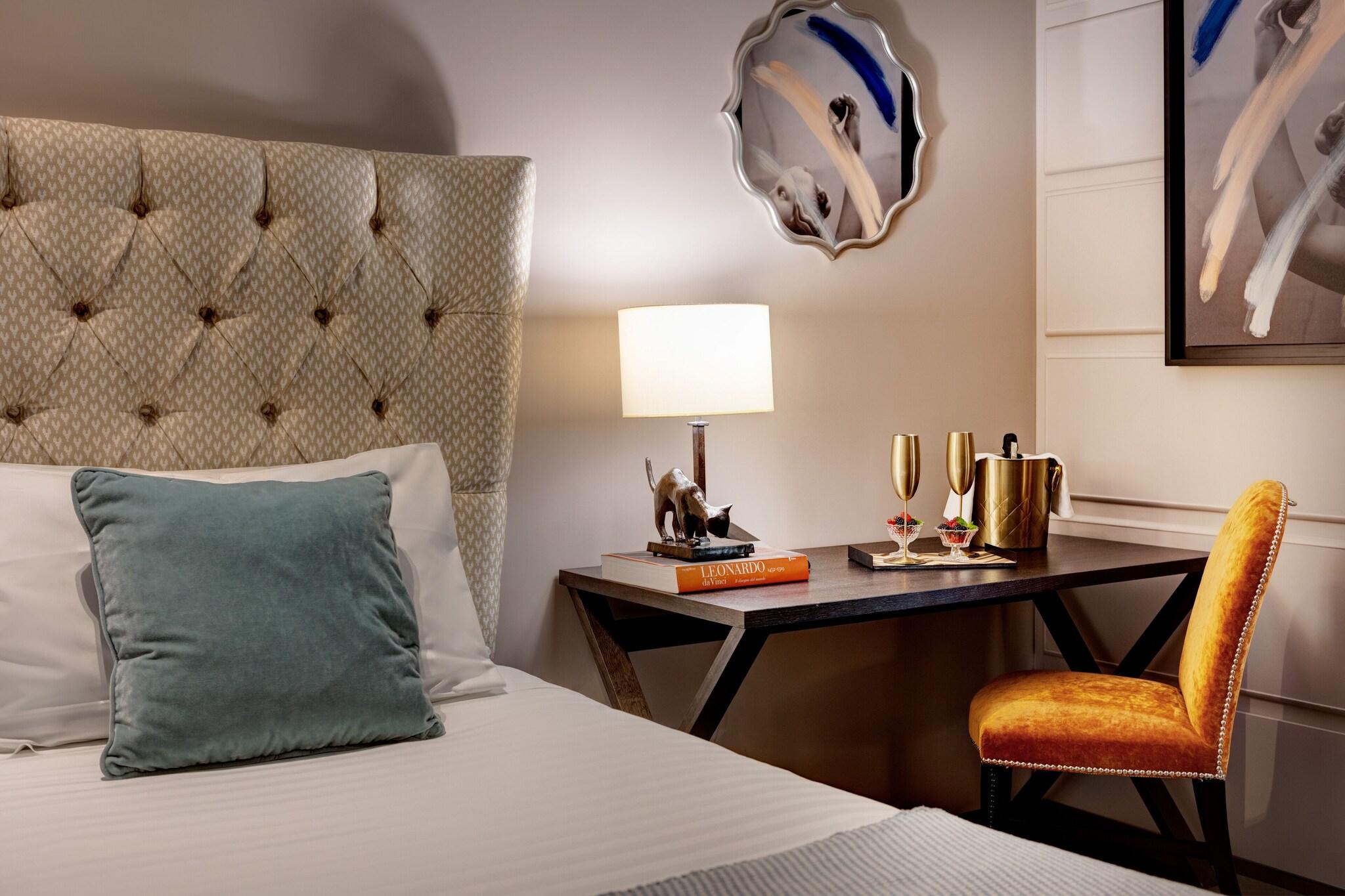 Suite Deluxe King Bed