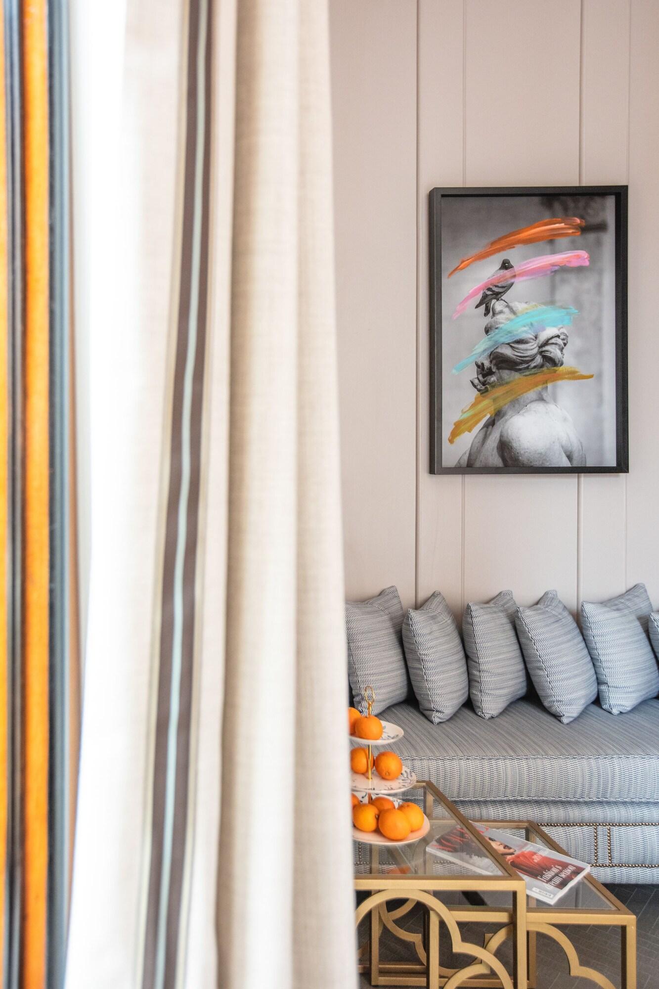 Family Room Connecting Room