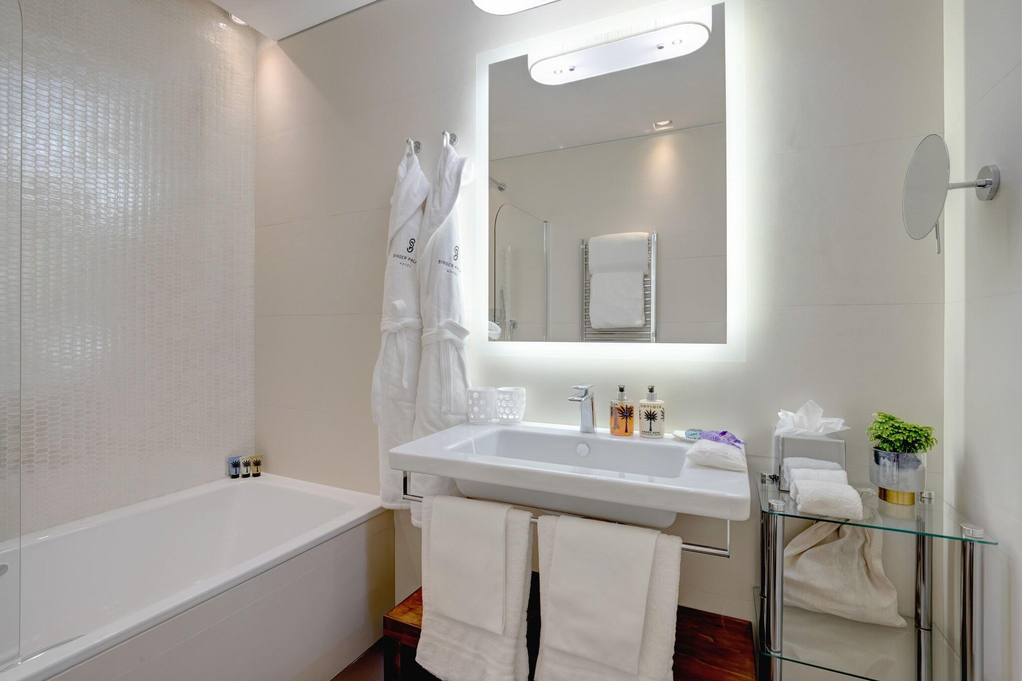 Double Superior Queen Bed