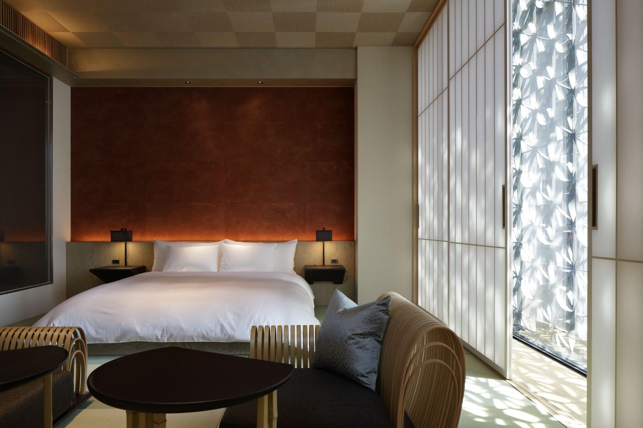 Double Deluxe King Bed