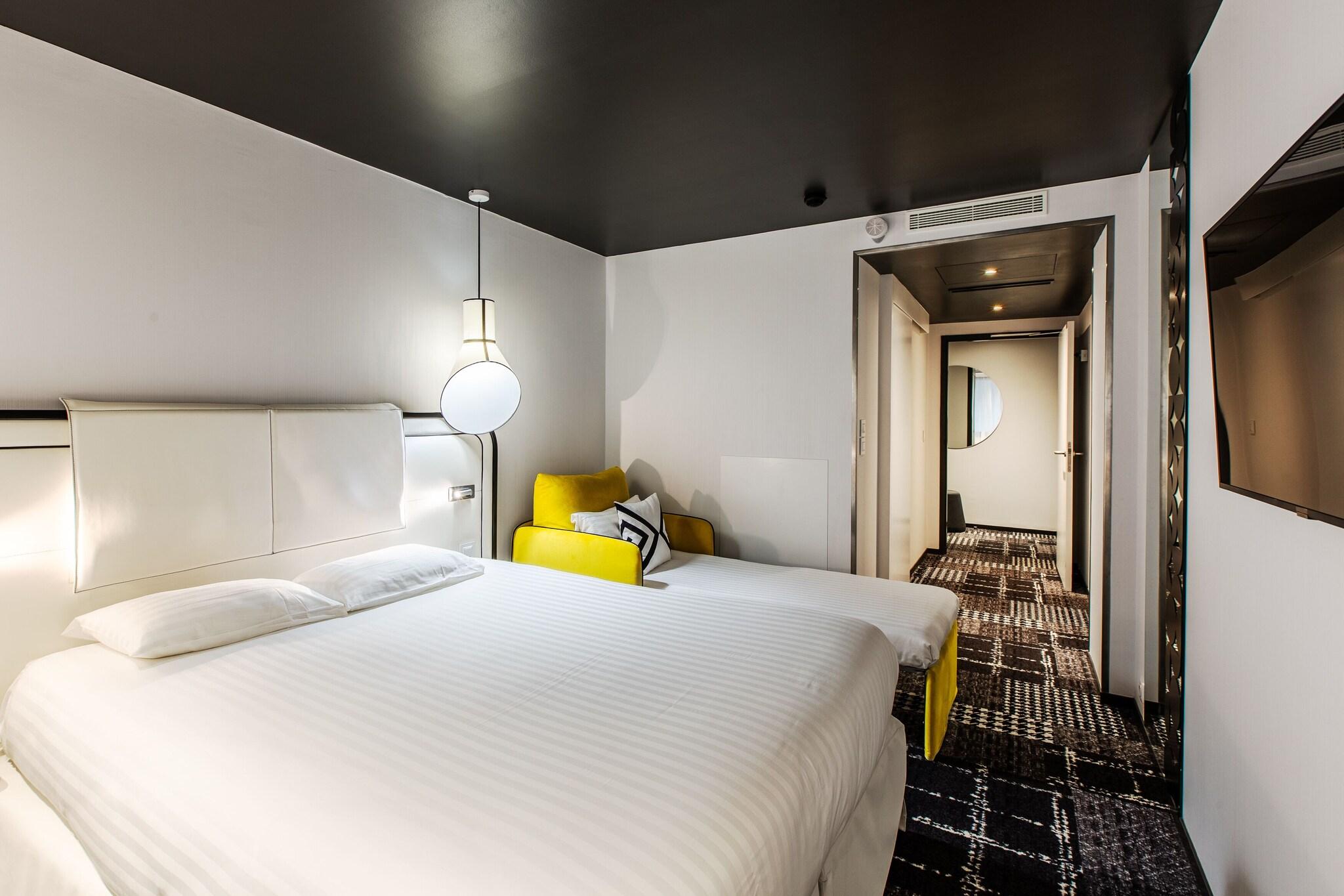 Triple Deluxe Two Beds