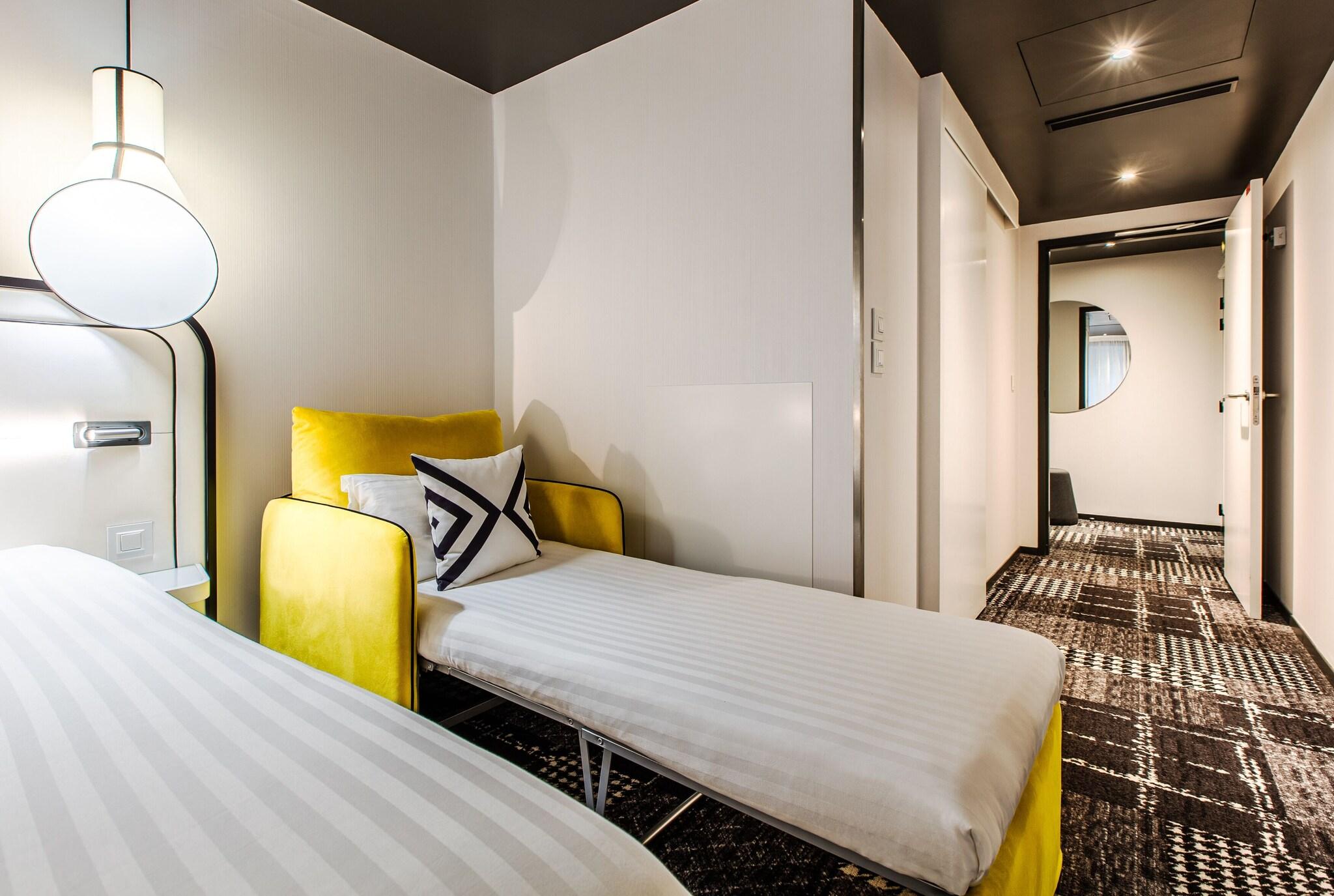 Triple Deluxe Two Beds