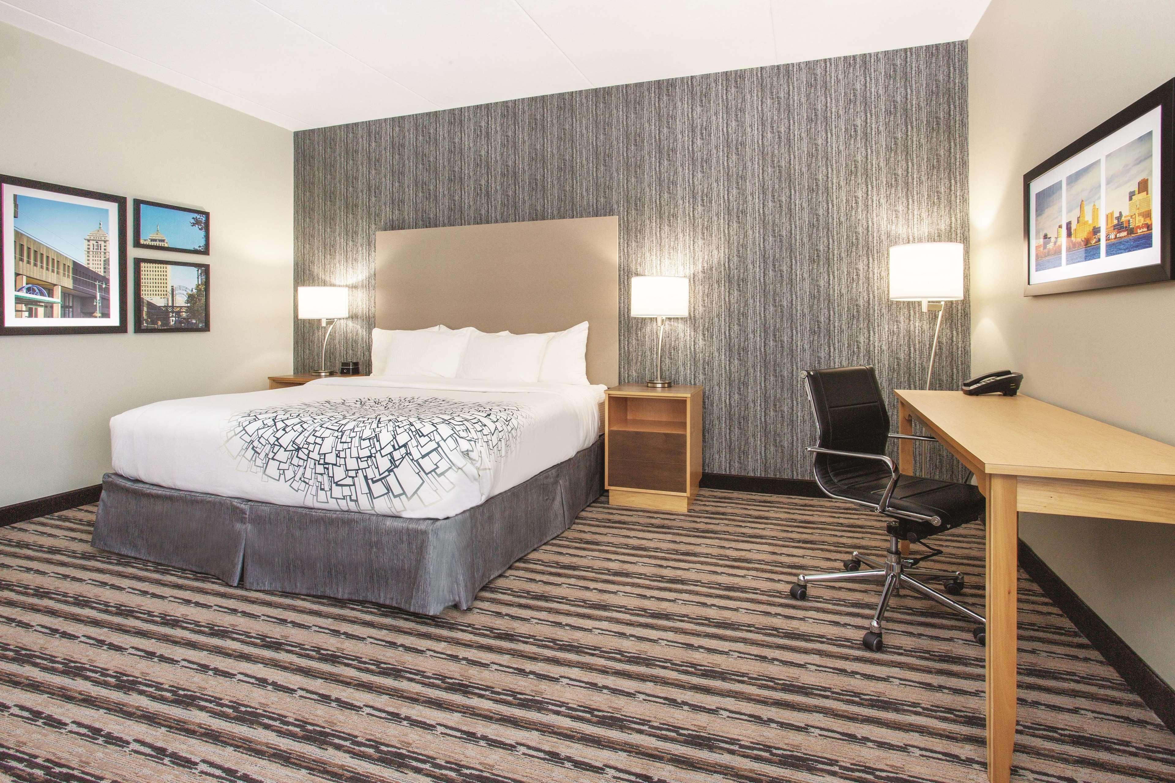 Double King Bed Non Smoking