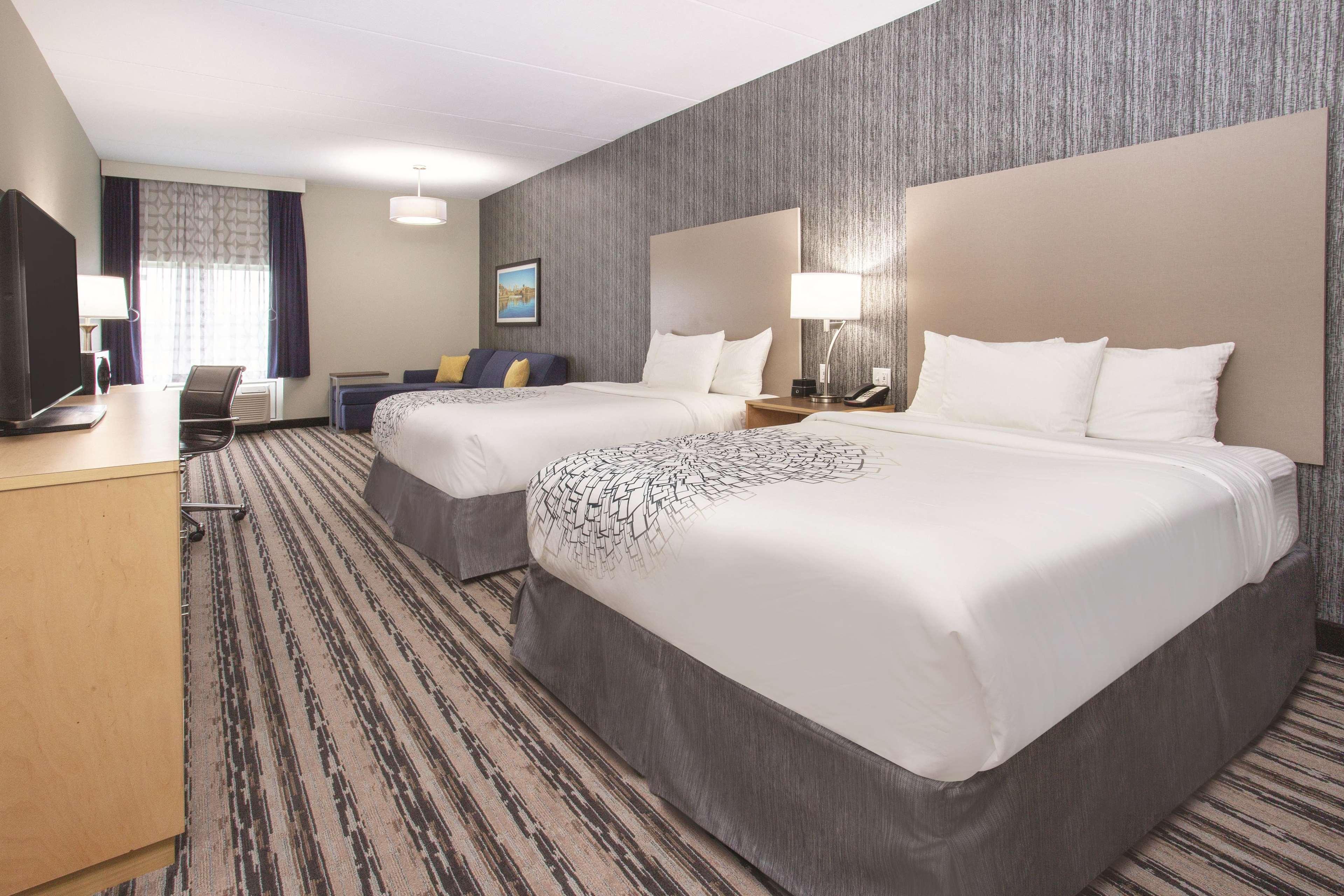 Suite Deluxe Two Queen Beds