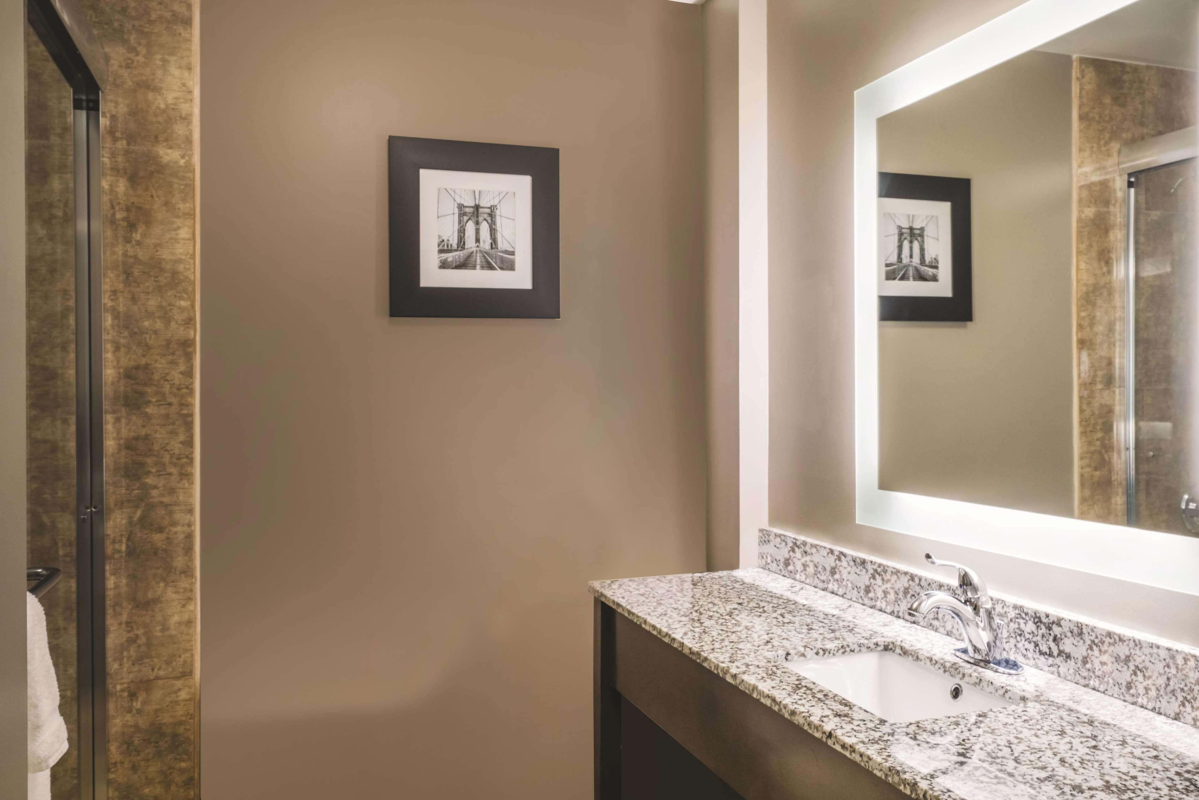 Double Queen Bed Non Smoking