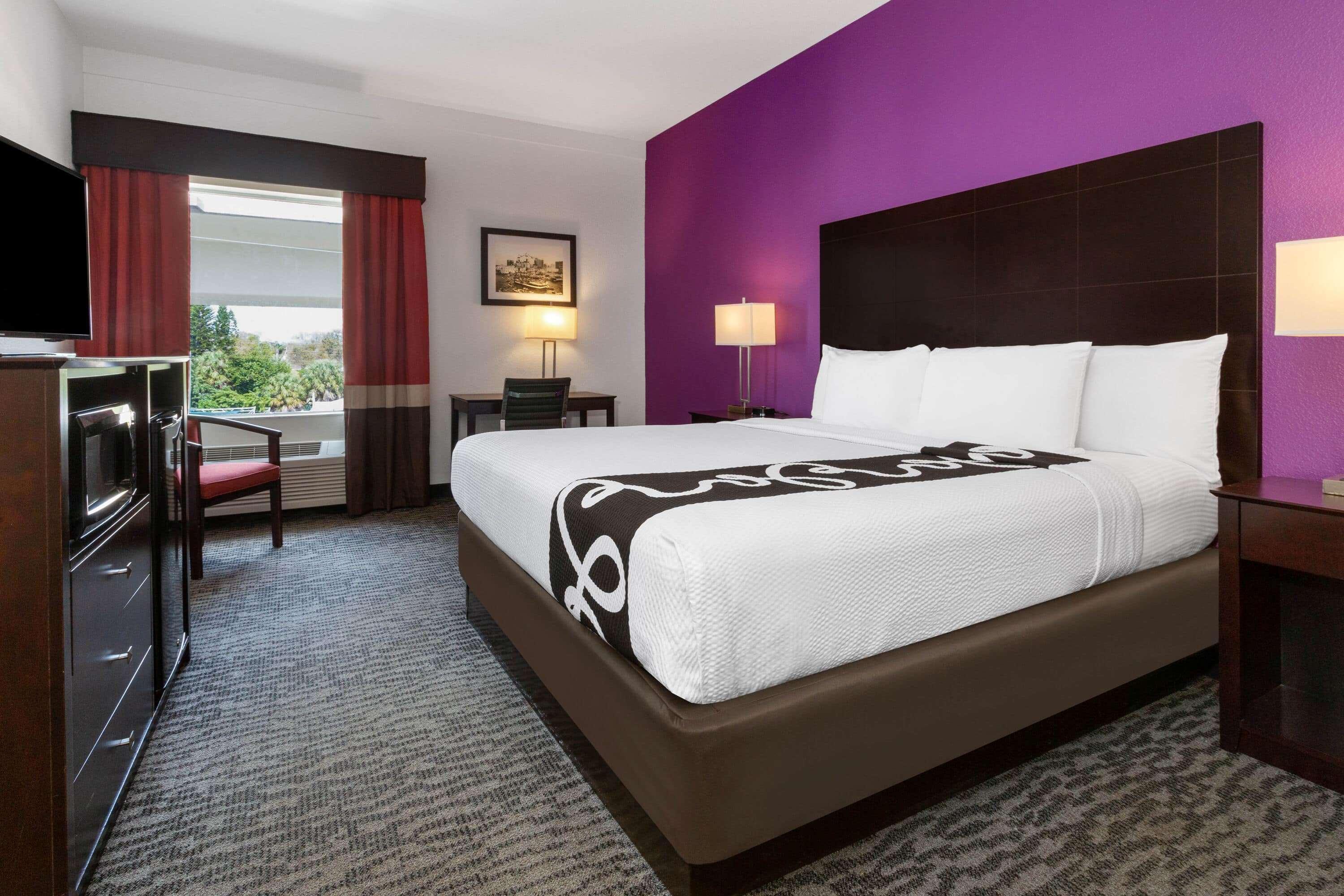 Double Queen Bed Non Smoking