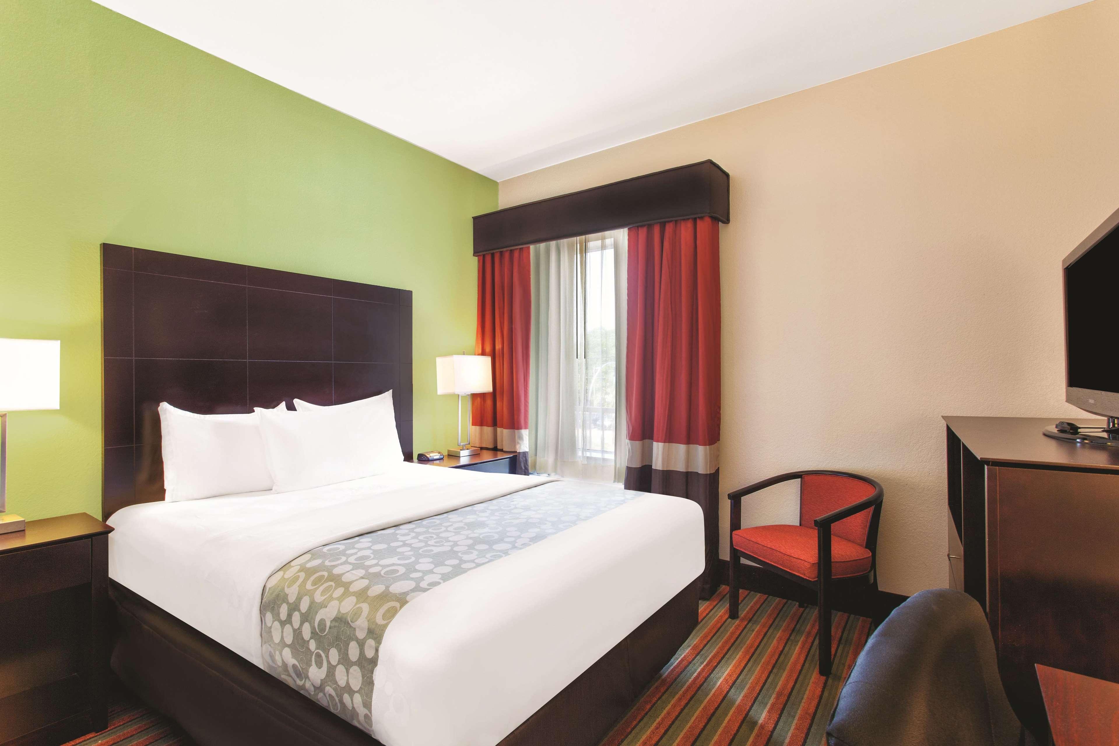 Double Queen Bed Non Smoking