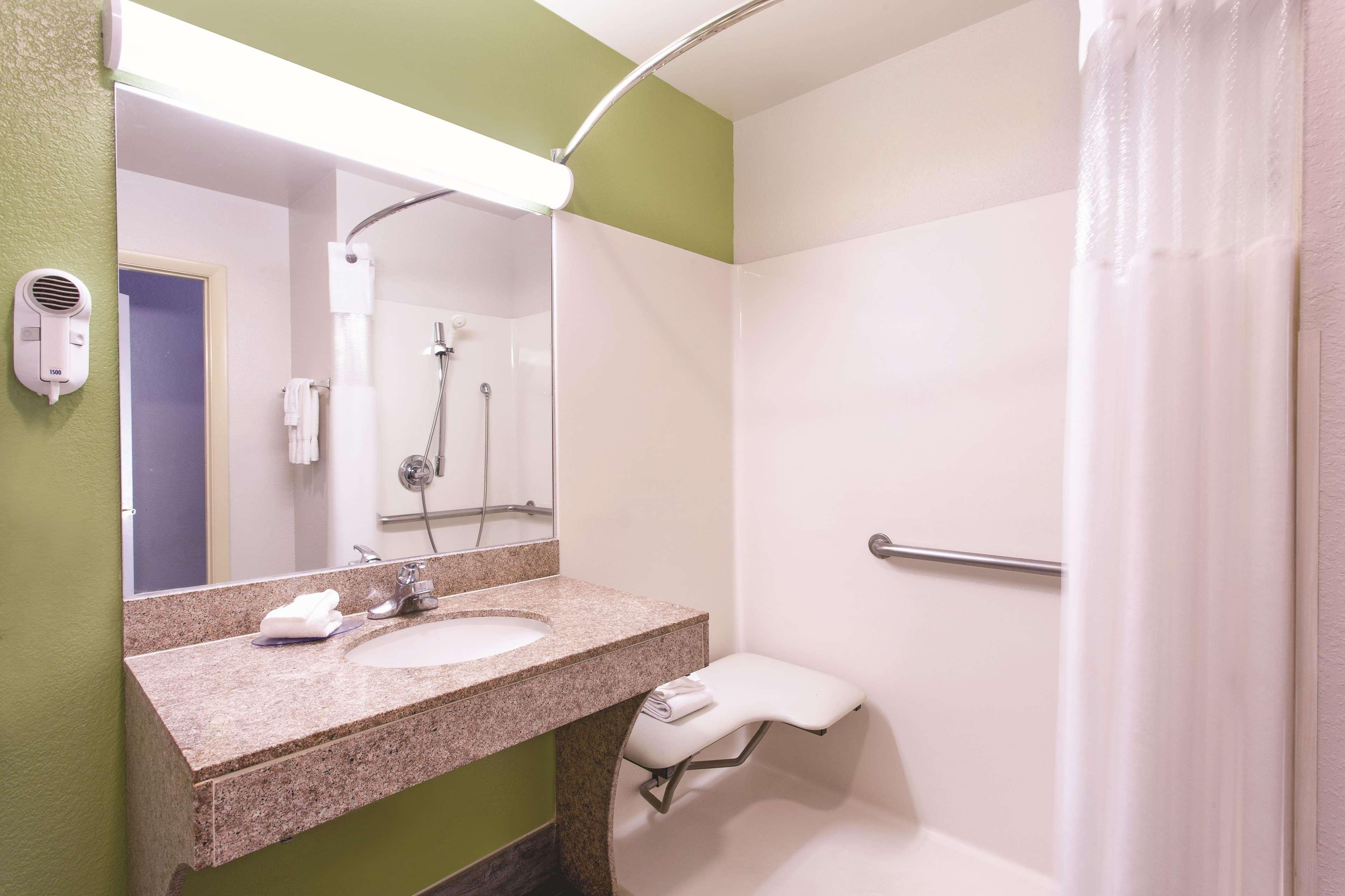 Double King Bed Non Smoking